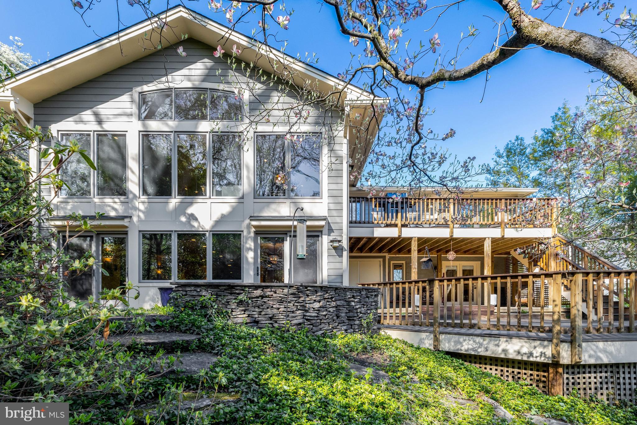 SALONA VILLAGE - Residential