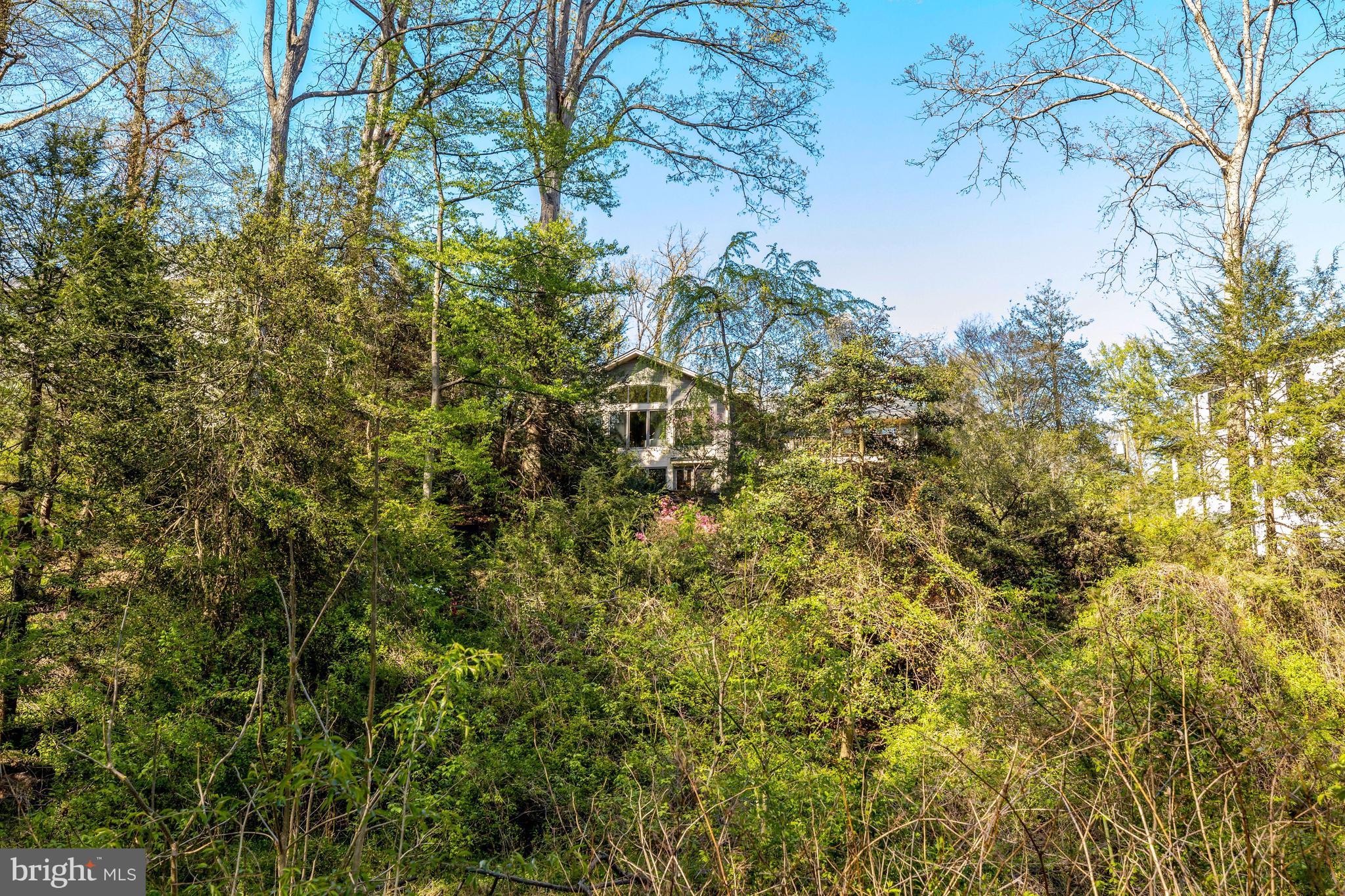 SALONA VILLAGE - Residential