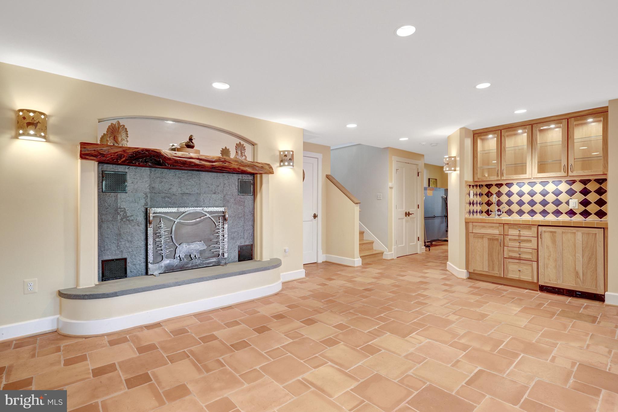 SALONA VILLAGE - Residential