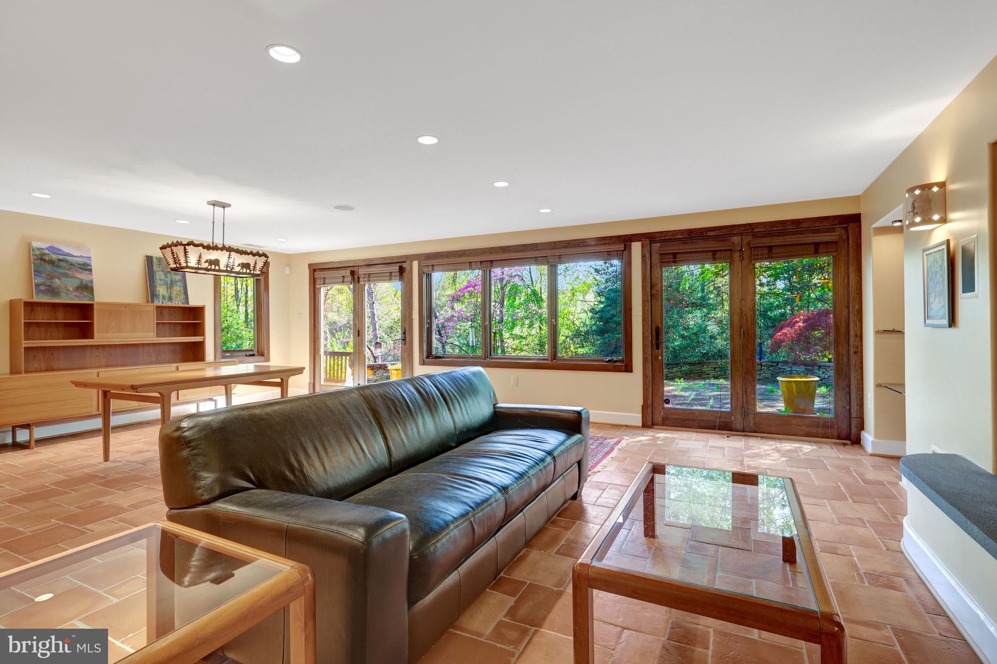 SALONA VILLAGE - Residential