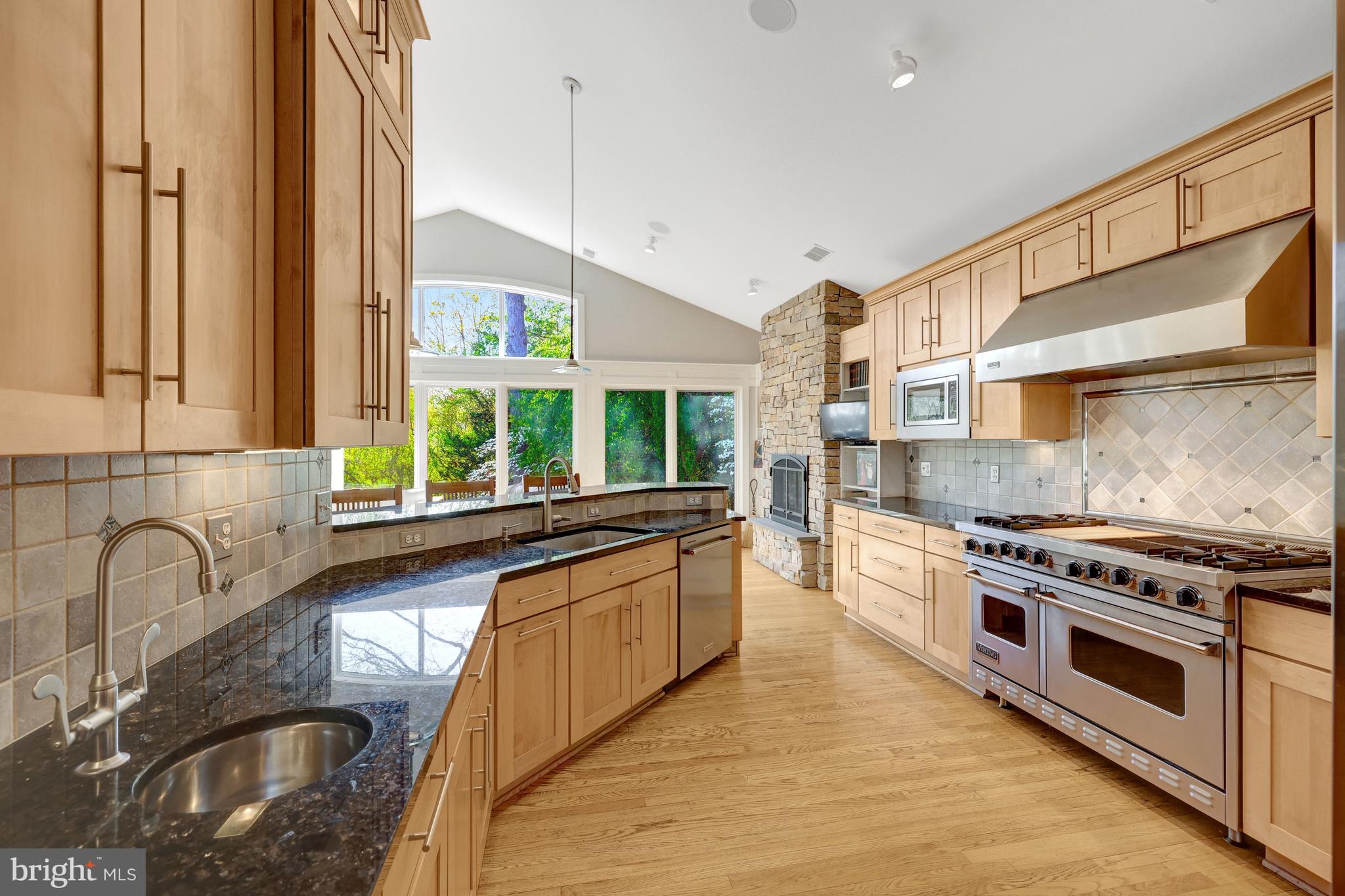 SALONA VILLAGE - Residential