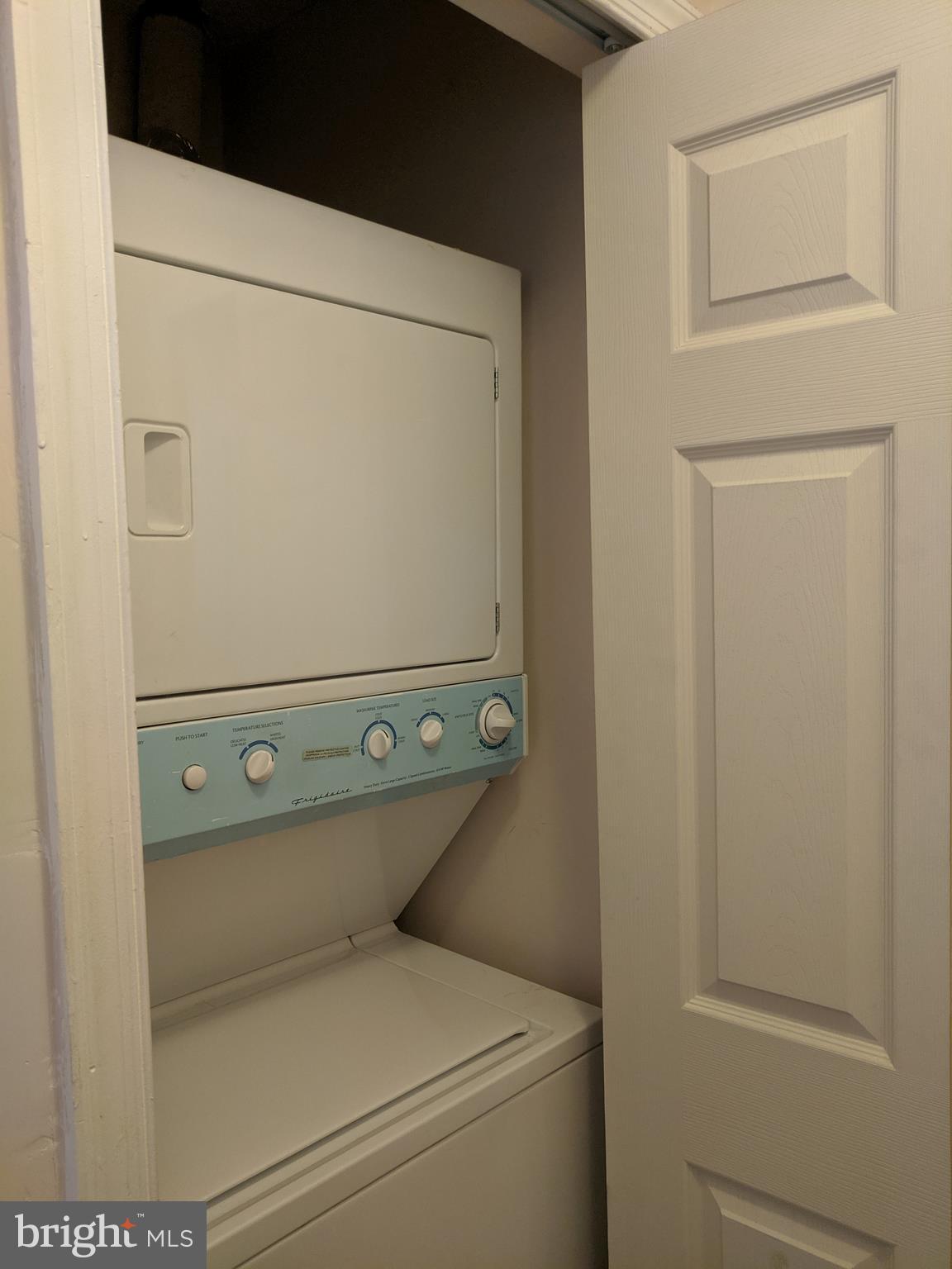 VICTORIA CROSSINGS AT MANCHESTER LAKES - Residential