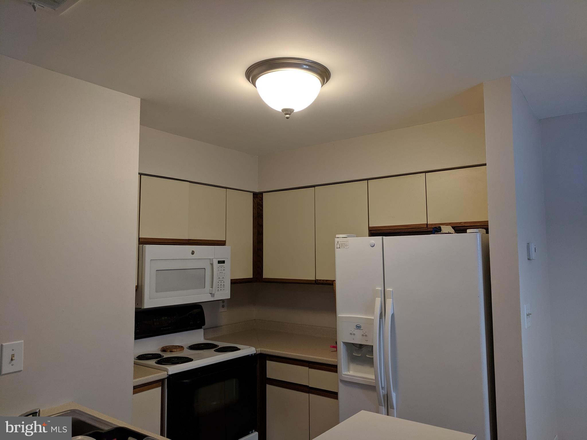 VICTORIA CROSSINGS AT MANCHESTER LAKES - Residential