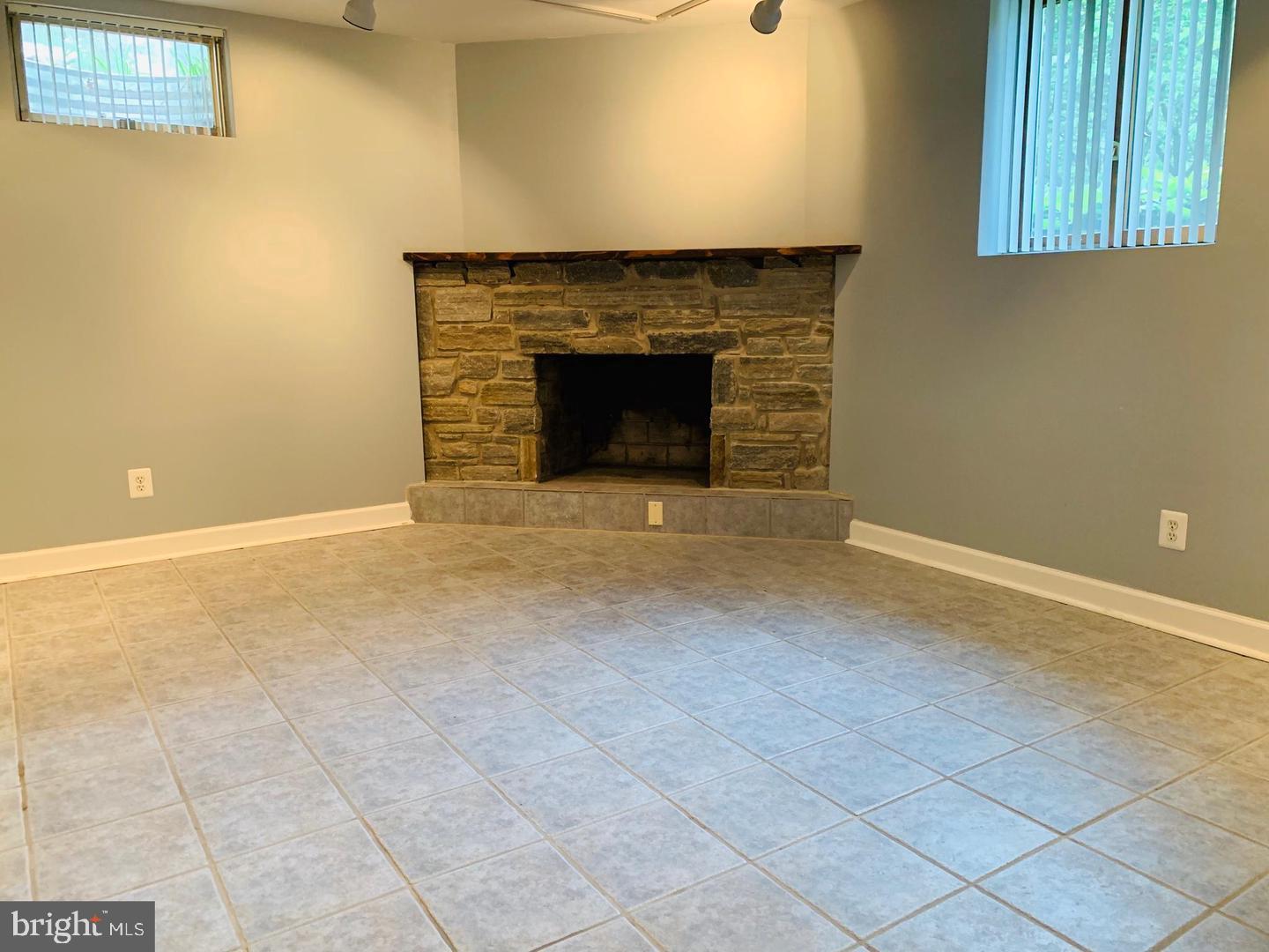 ALLENFORD - Residential Lease