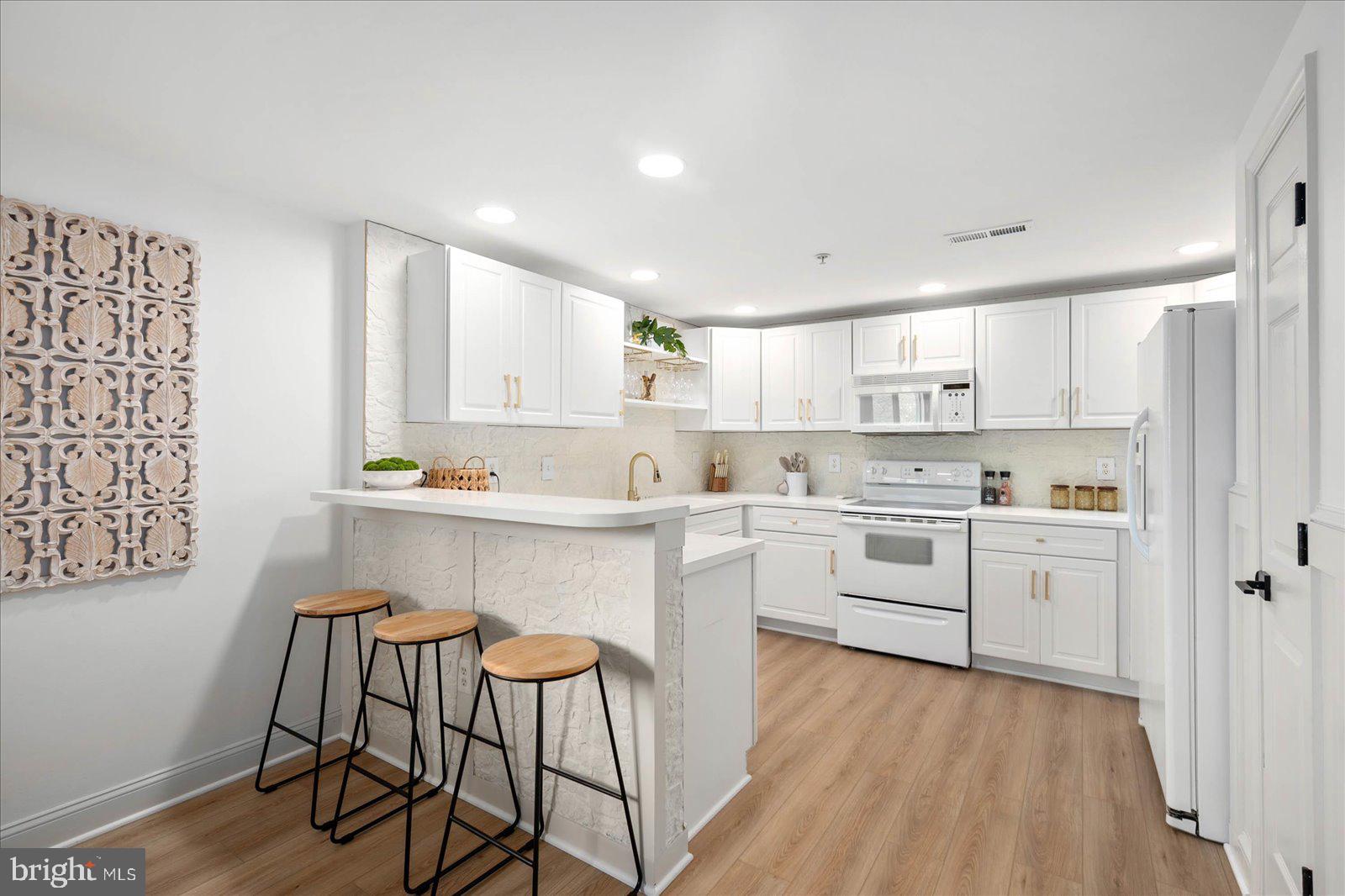 4500 COASTAL HIGHWAY 305