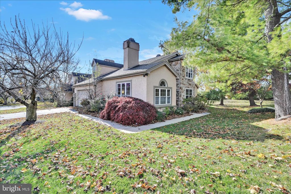 Photo of 131 Greenview Drive, LANCASTER, PA 17601 (MLS # PALA2078926)