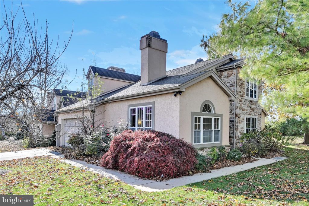 Photo of 131 Greenview Drive, LANCASTER, PA 17601 (MLS # PALA2078926)