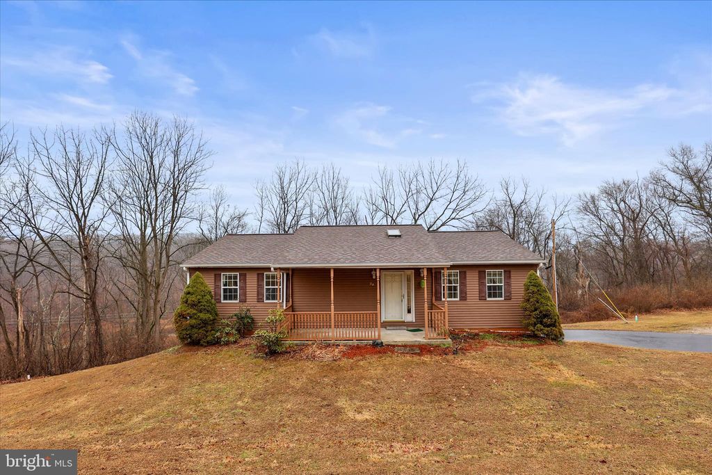 Photo of 84 Lakeview Circle, HANOVER, PA 17331 (MLS # PAYK2098680)