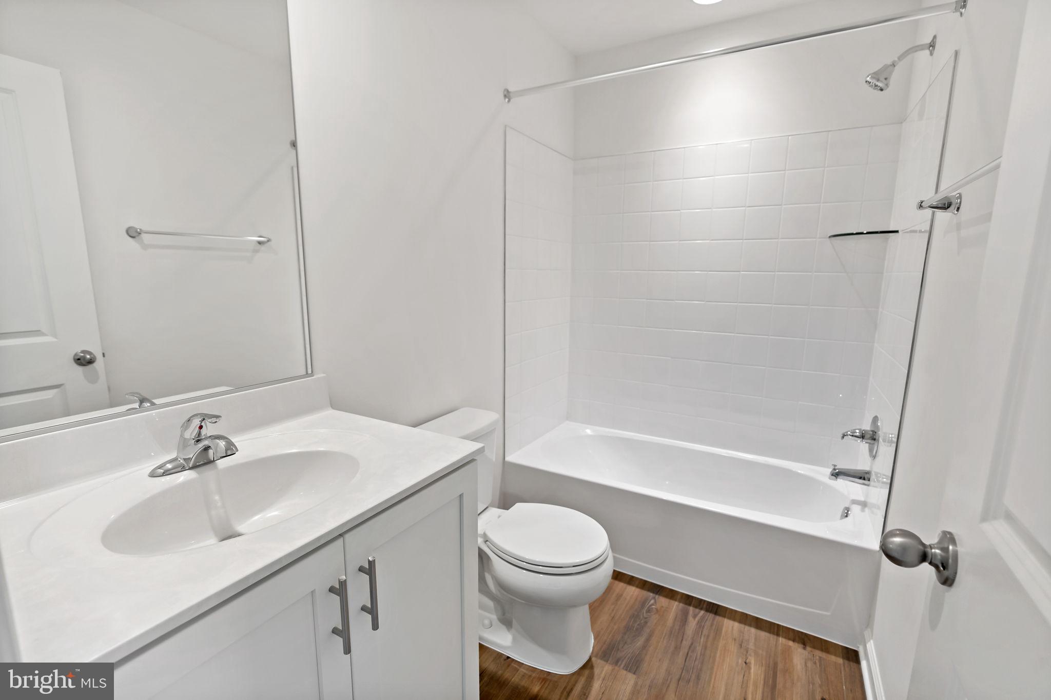 OVERLOOK AT RIVERSIDE TOWNHOMES - Residential