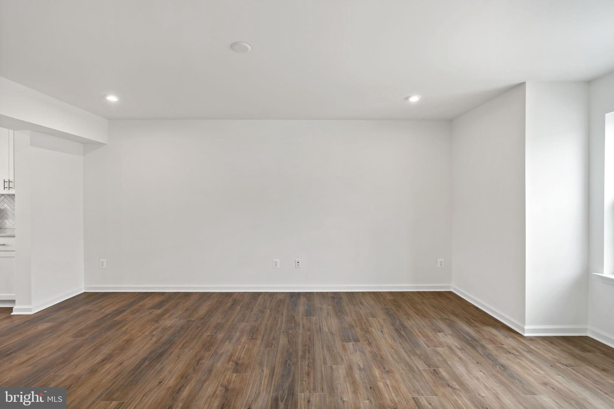 OVERLOOK AT RIVERSIDE TOWNHOMES - Residential