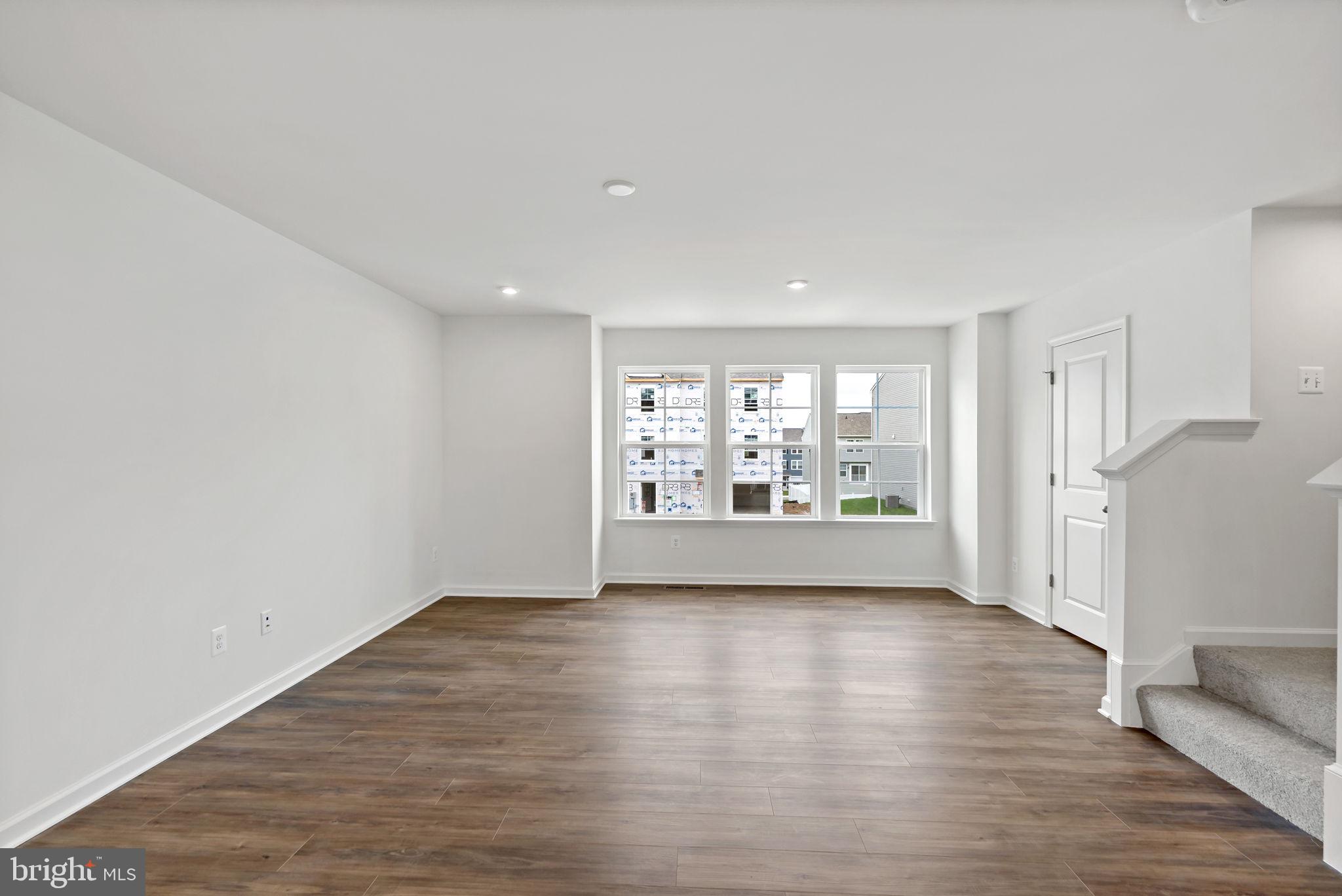 OVERLOOK AT RIVERSIDE TOWNHOMES - Residential