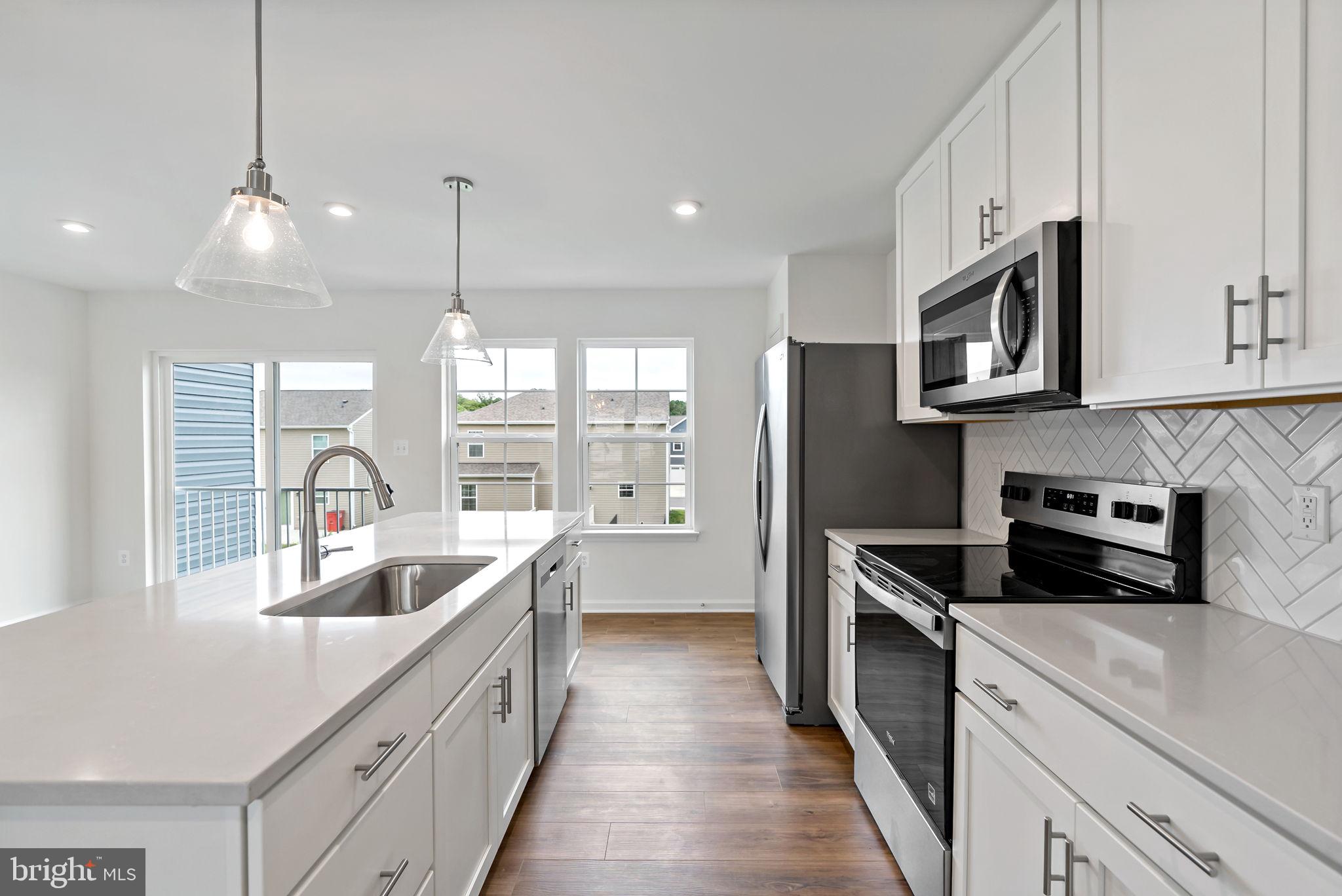 OVERLOOK AT RIVERSIDE TOWNHOMES - Residential