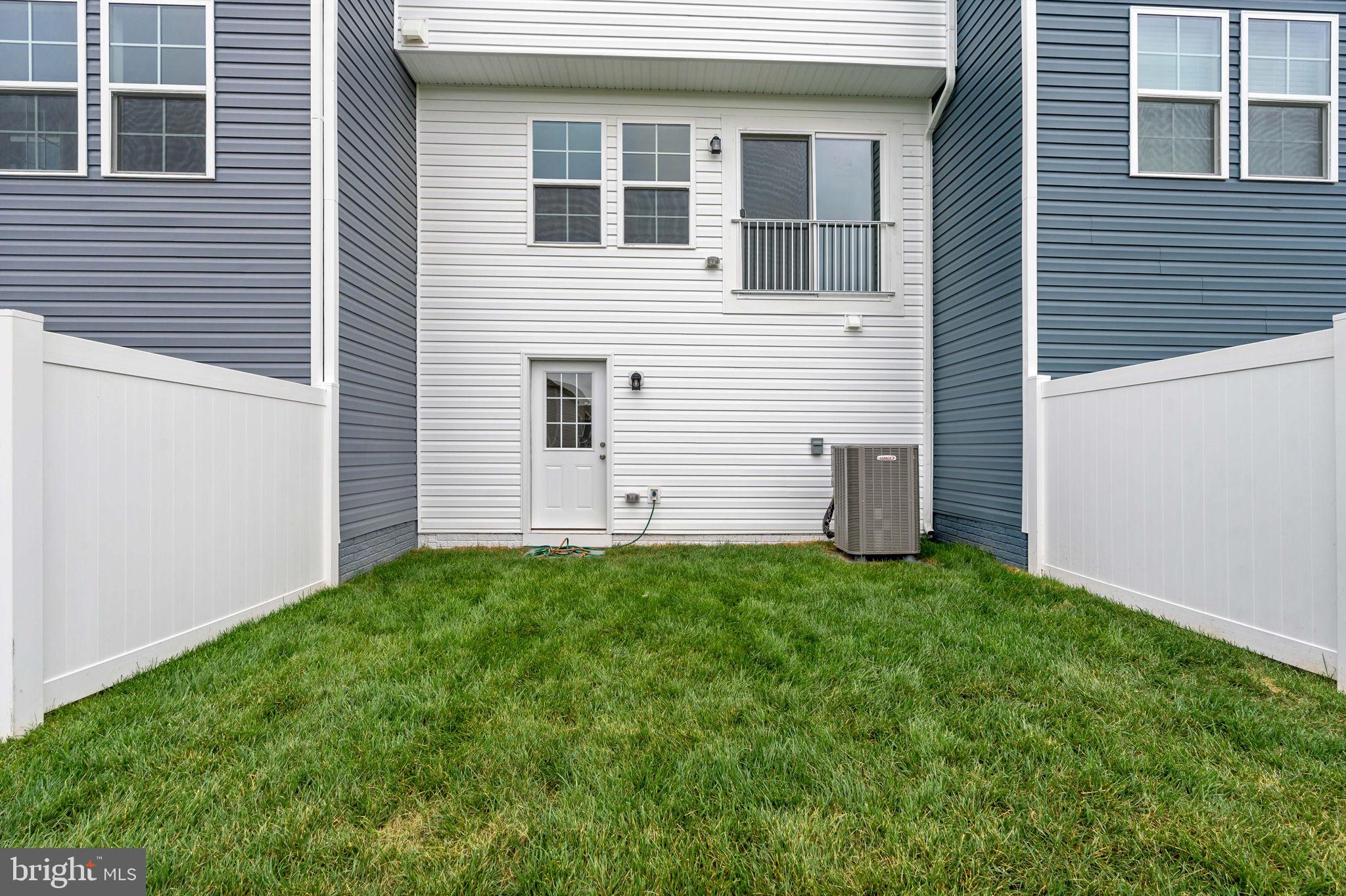 OVERLOOK AT RIVERSIDE TOWNHOMES - Residential