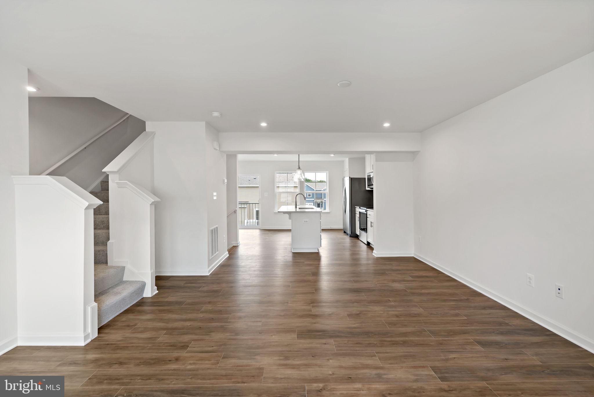 OVERLOOK AT RIVERSIDE TOWNHOMES - Residential