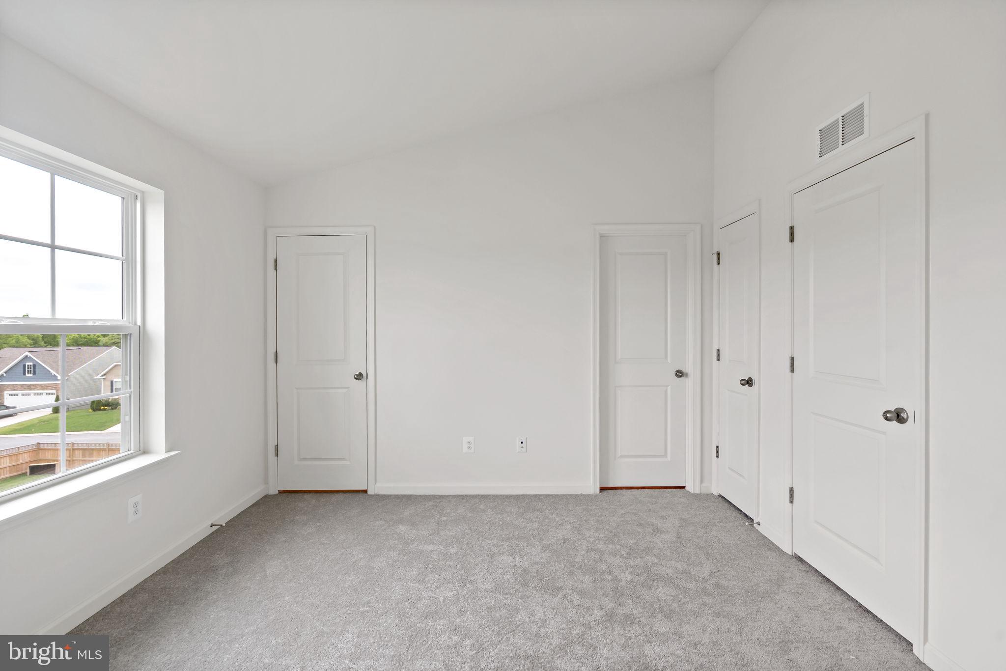 OVERLOOK AT RIVERSIDE TOWNHOMES - Residential