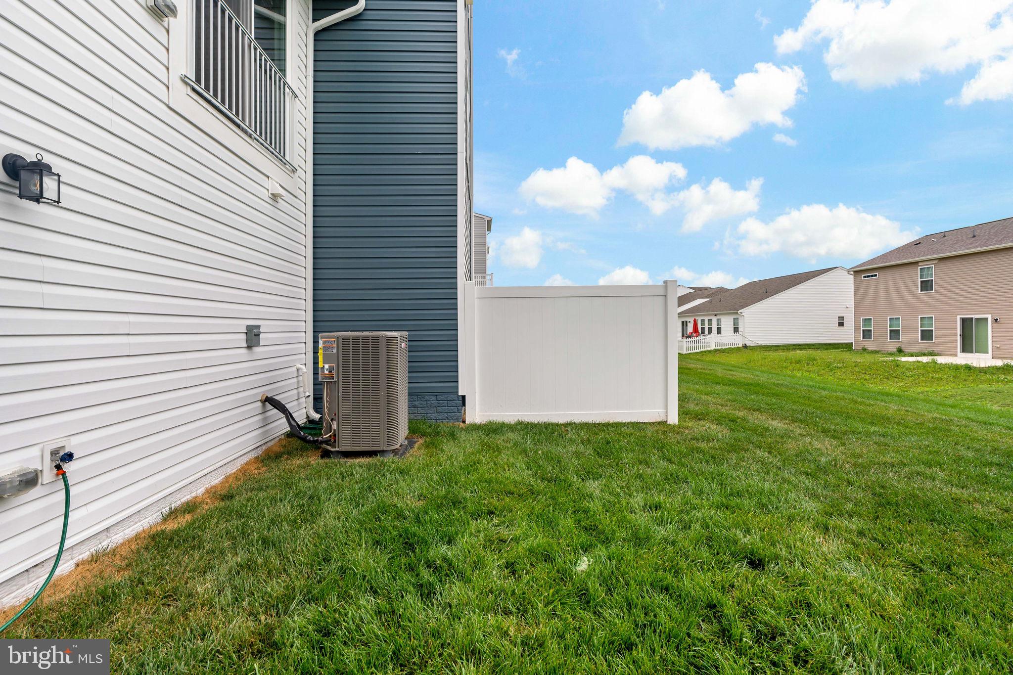 OVERLOOK AT RIVERSIDE TOWNHOMES - Residential