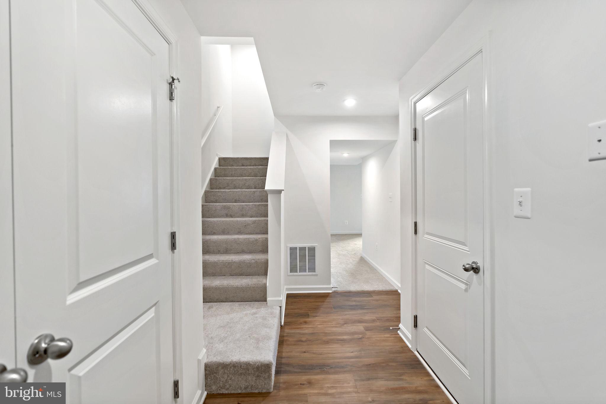 OVERLOOK AT RIVERSIDE TOWNHOMES - Residential