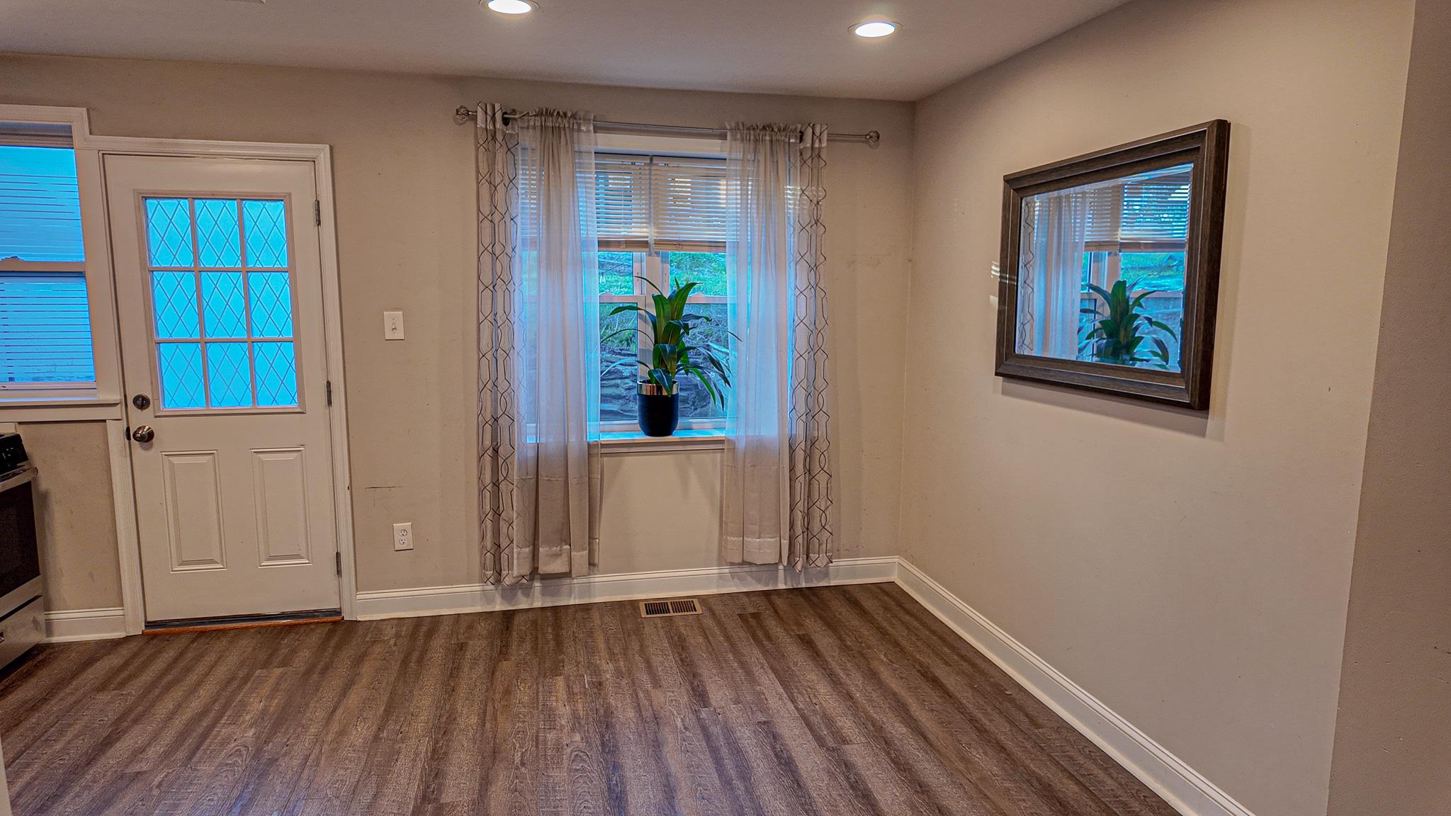 386 FAIRWAY TERRACE