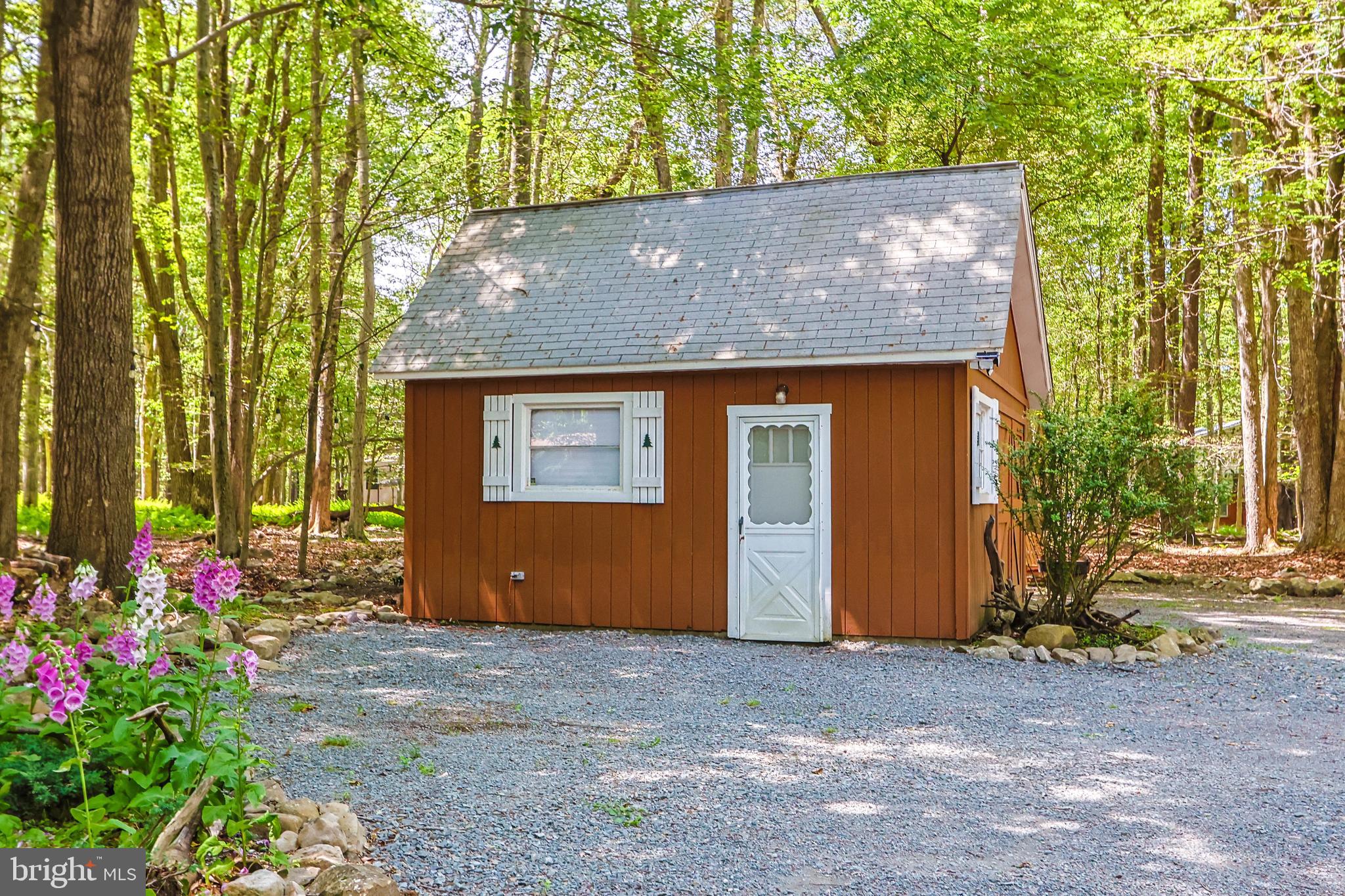 STILLWATER LAKE EST - Residential