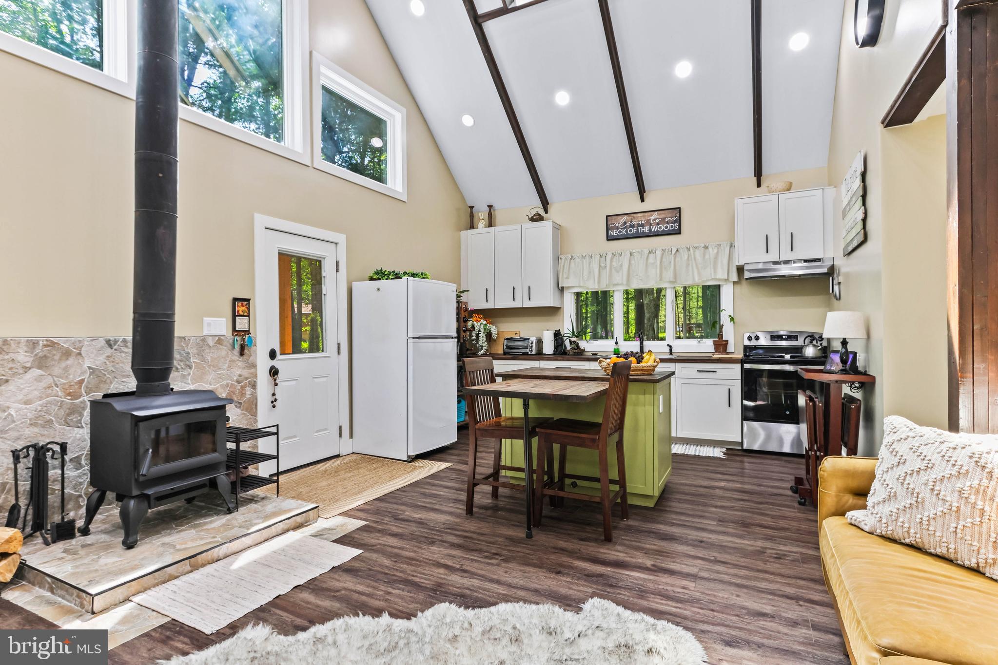 STILLWATER LAKE EST - Residential