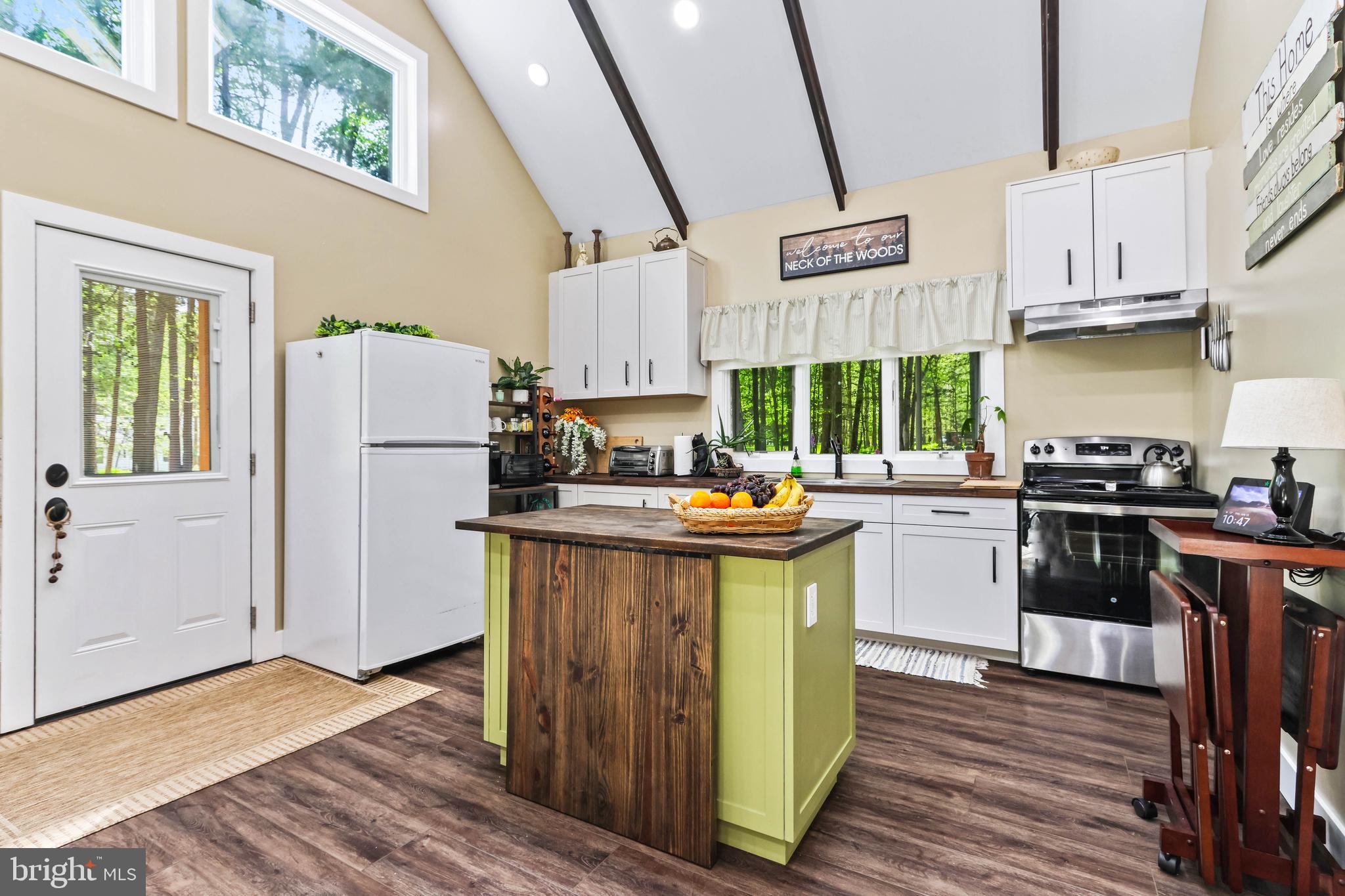 STILLWATER LAKE EST - Residential