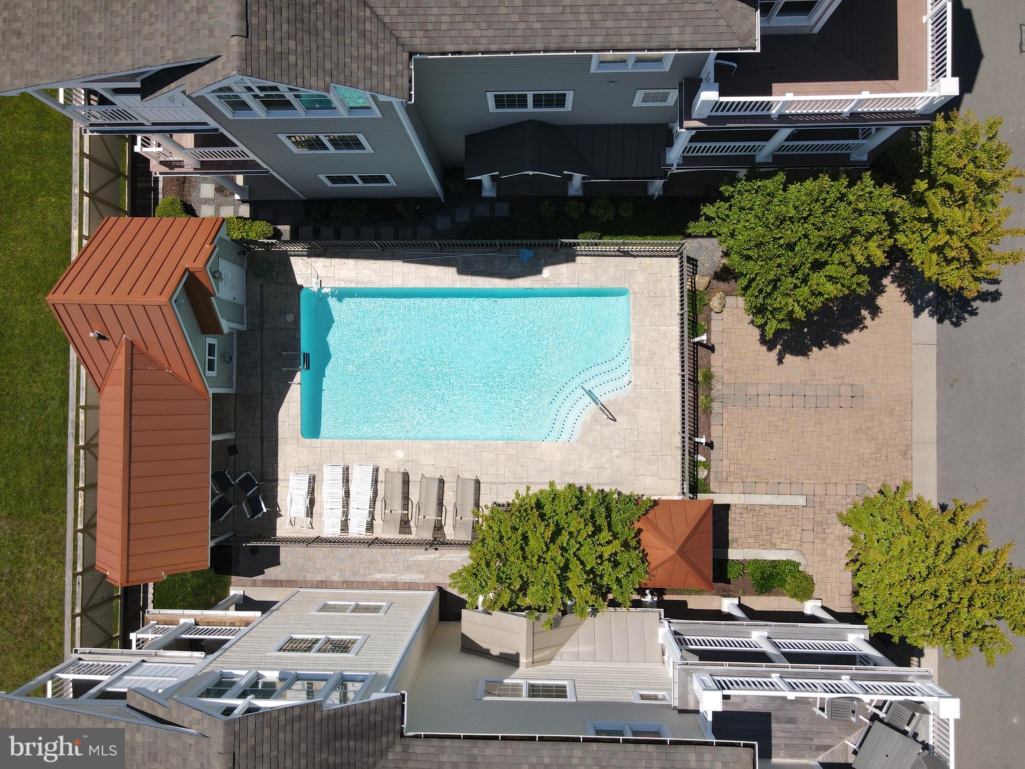 VERANDAH BAY - Residential