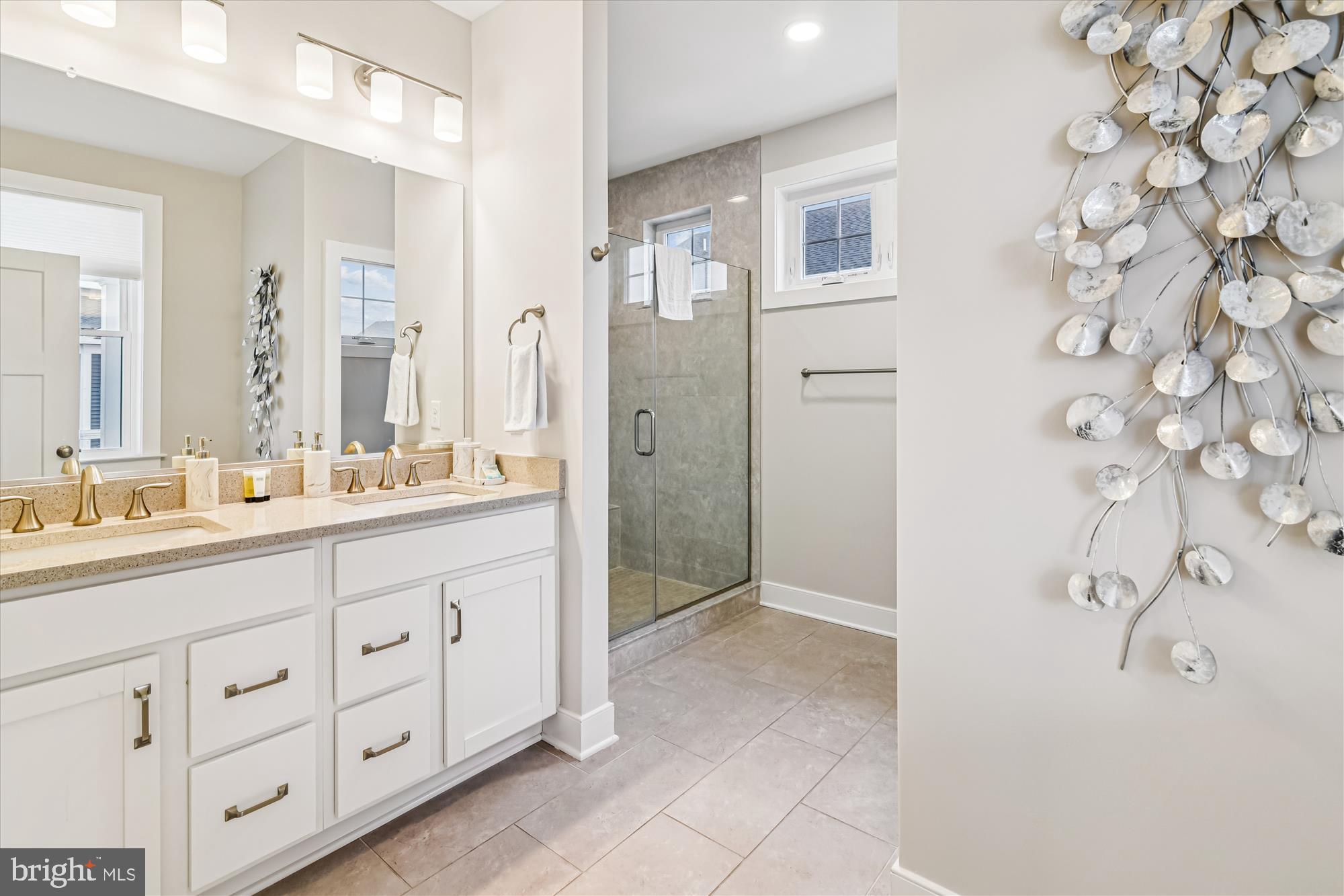 VERANDAH BAY - Residential