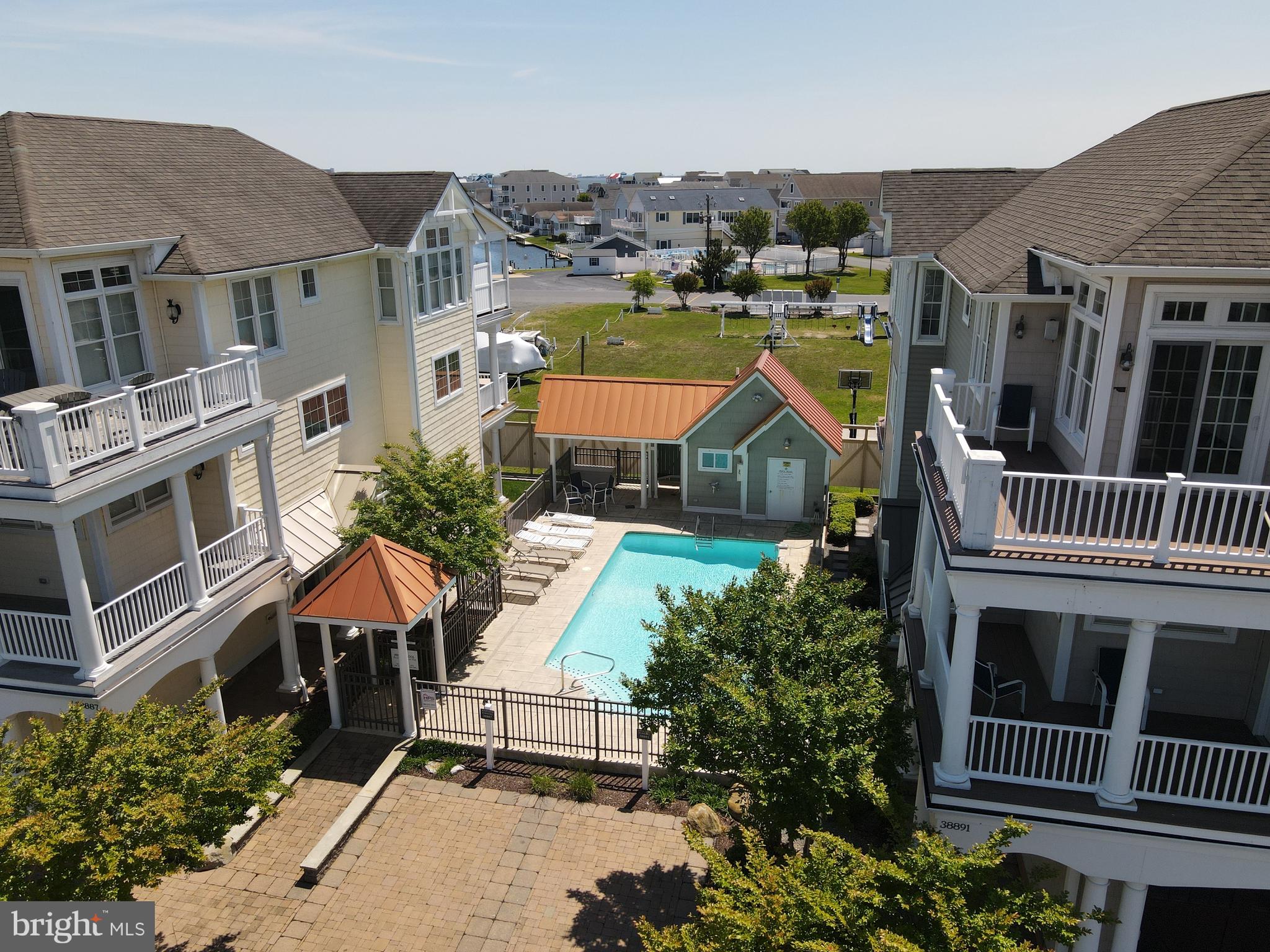 VERANDAH BAY - Residential
