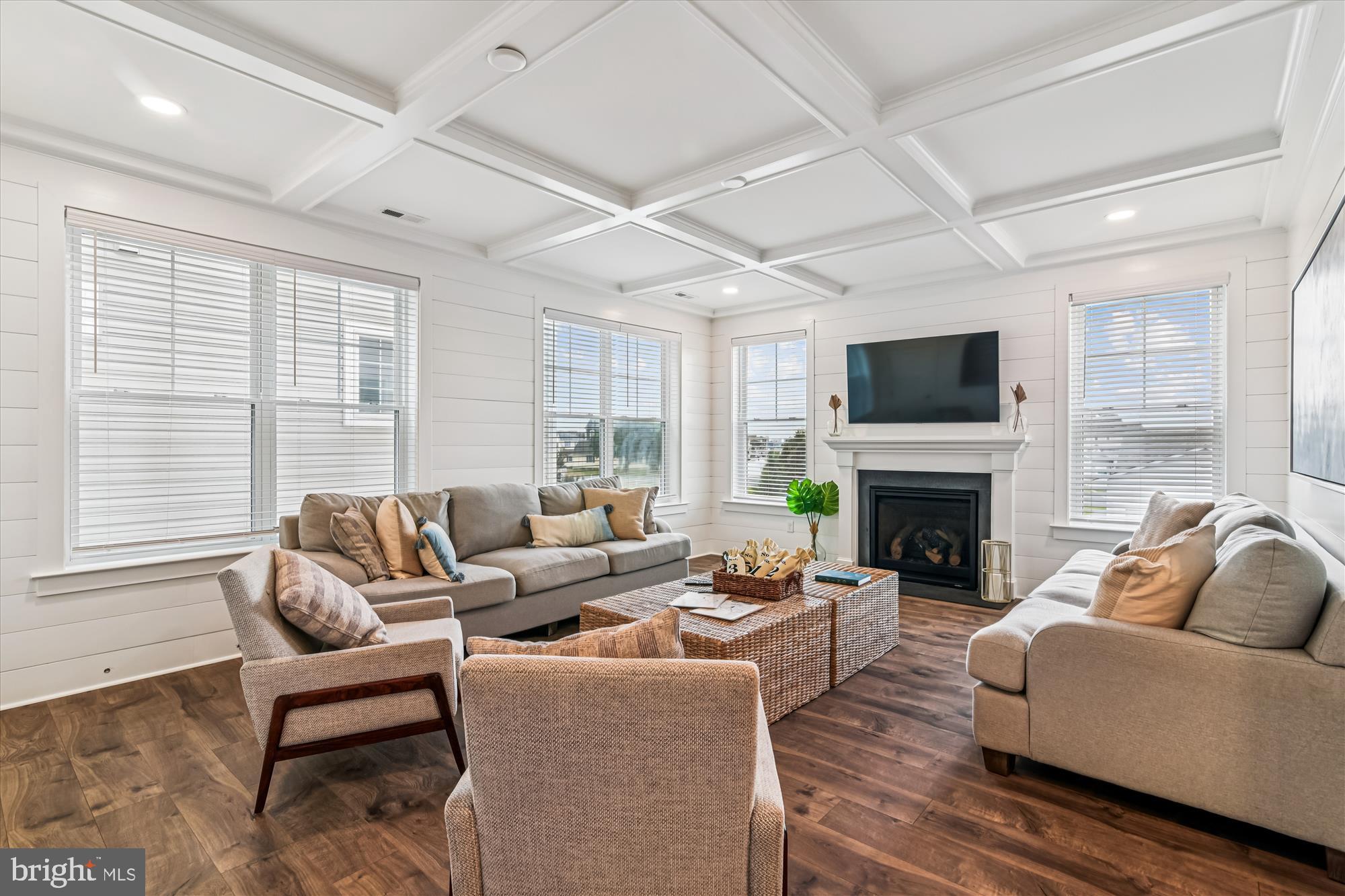 VERANDAH BAY - Residential