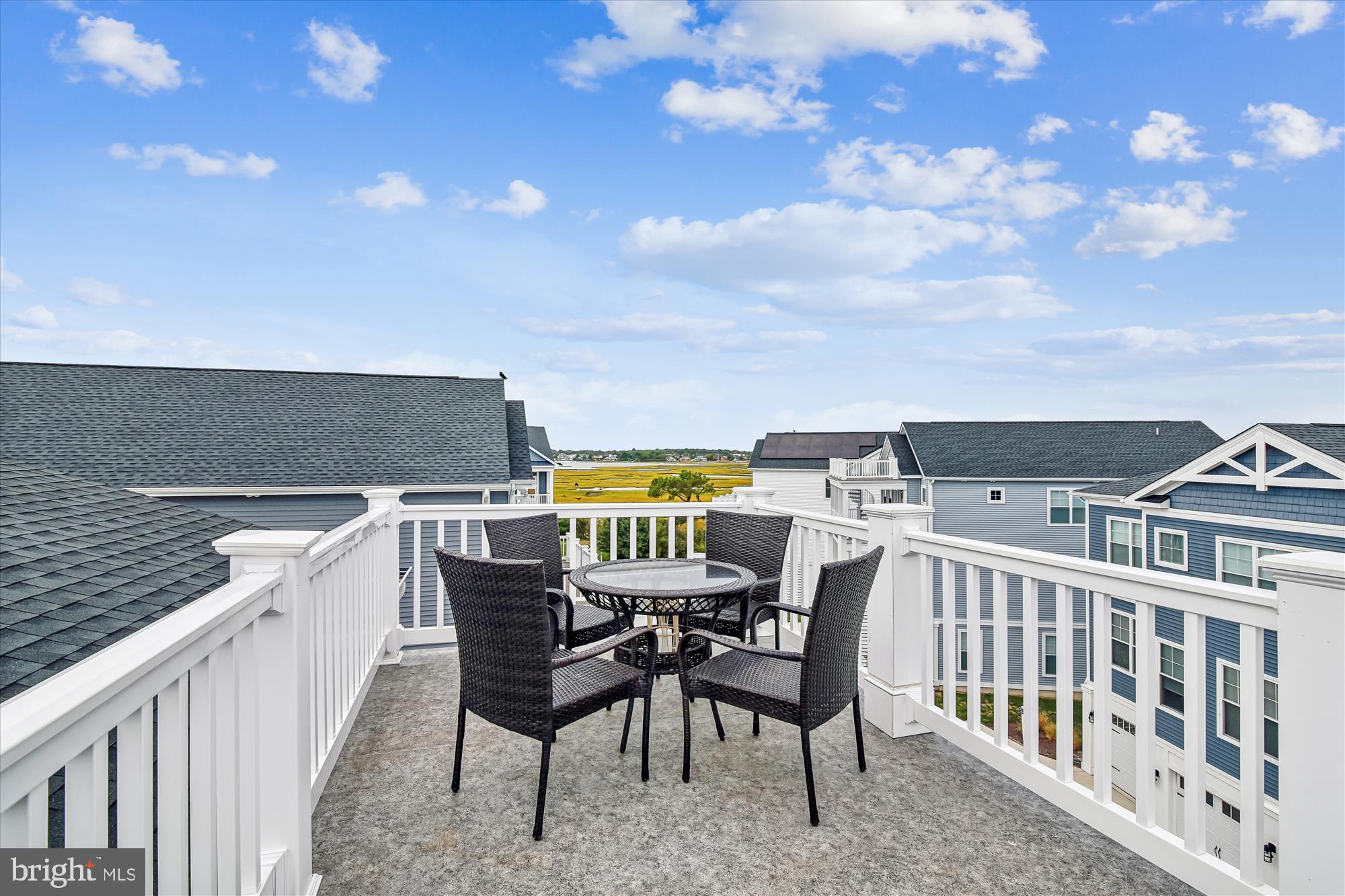 VERANDAH BAY - Residential