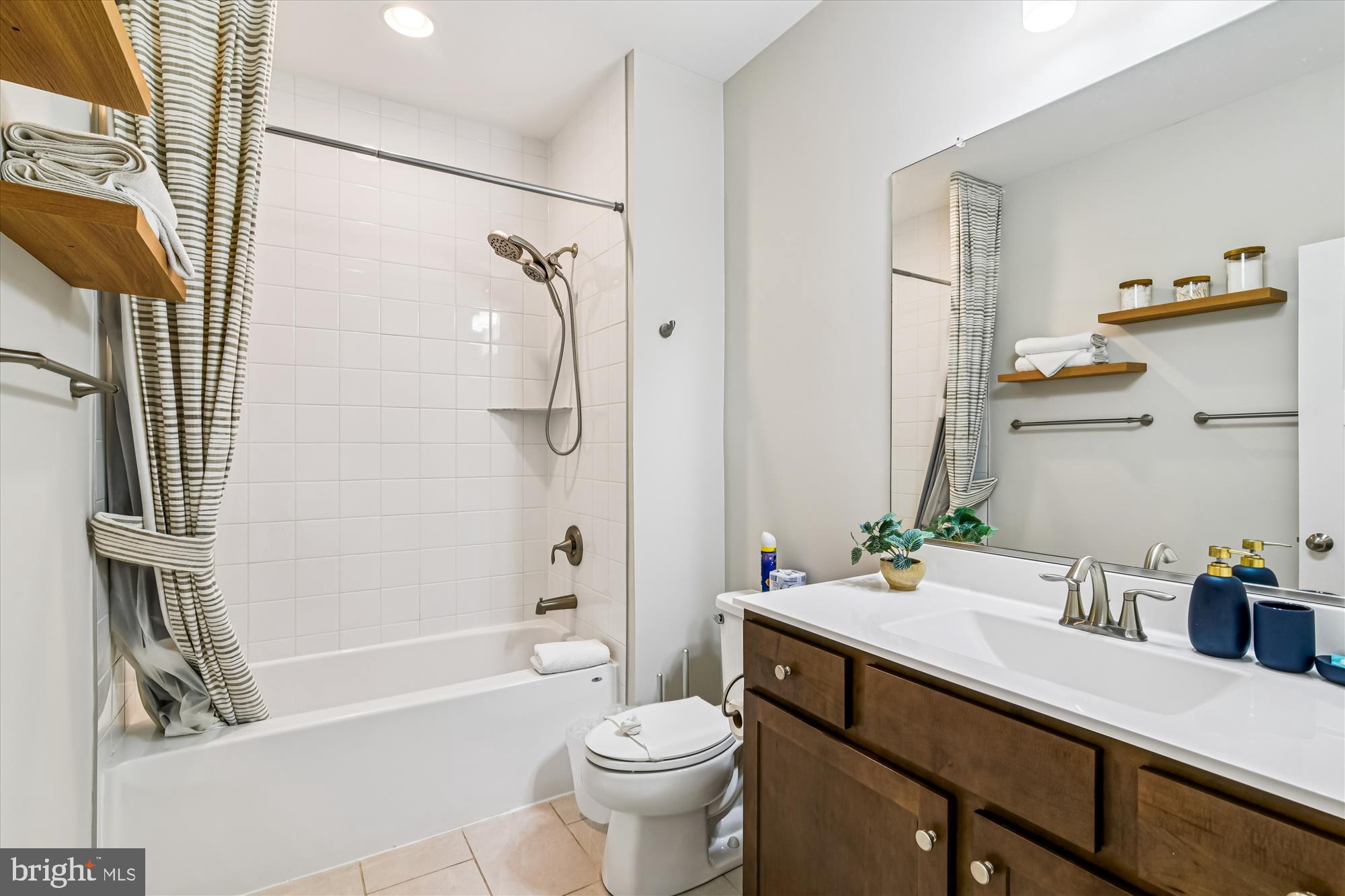 VERANDAH BAY - Residential