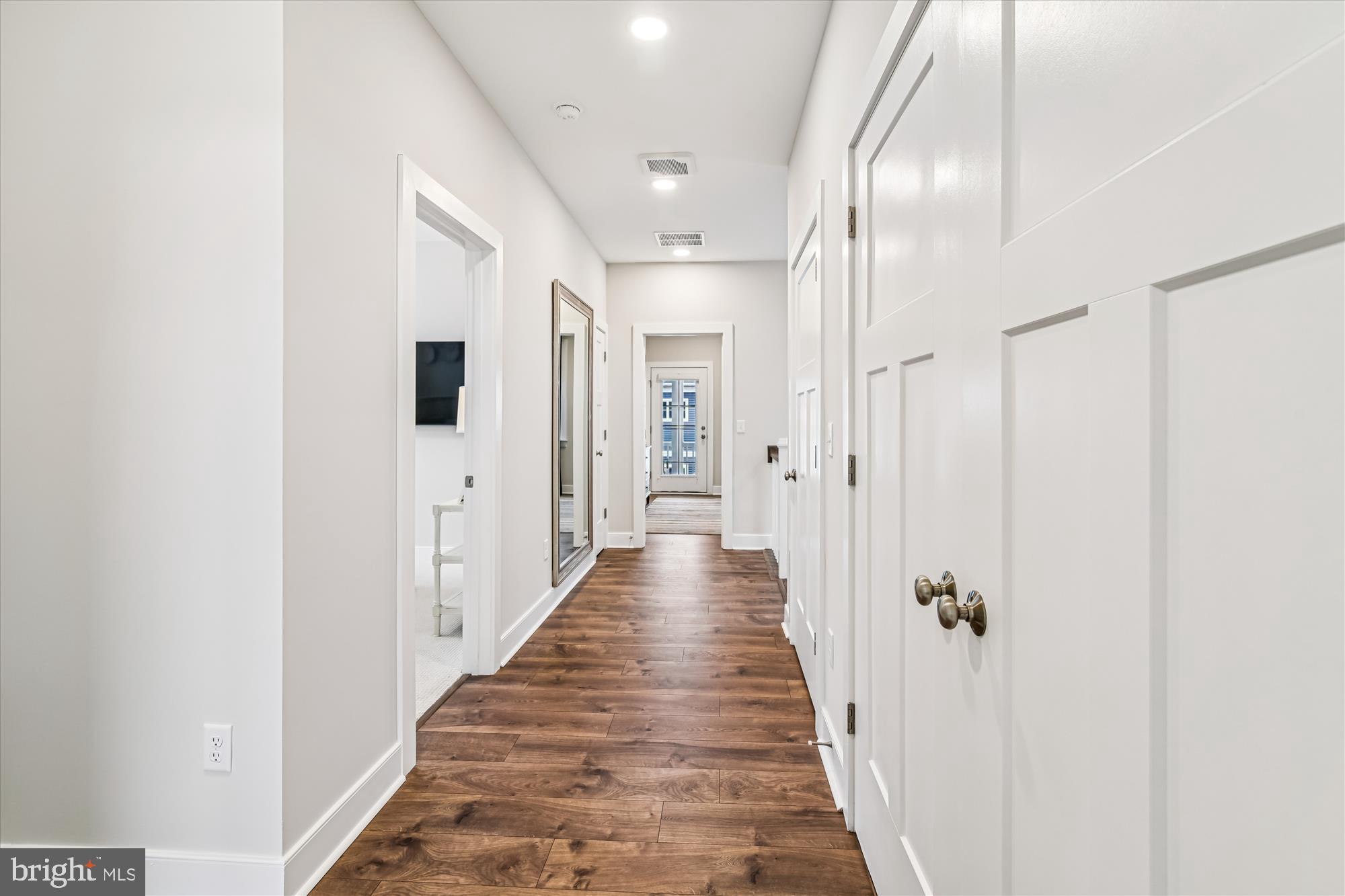 VERANDAH BAY - Residential