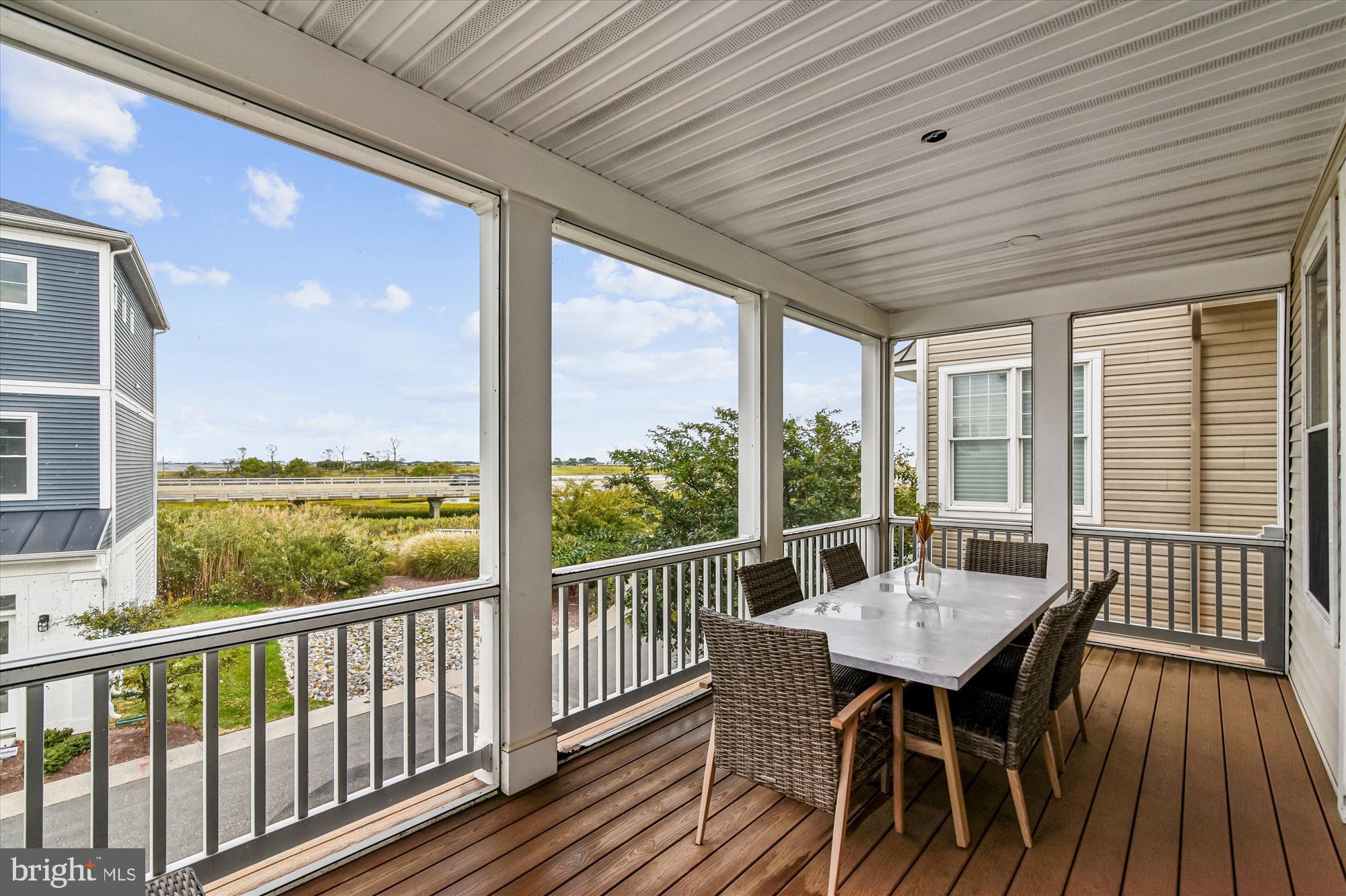 VERANDAH BAY - Residential