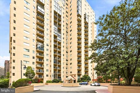 Photo of 1211 S Eads Street S #305, ARLINGTON, VA 22202 (MLS # VAAR2076824)