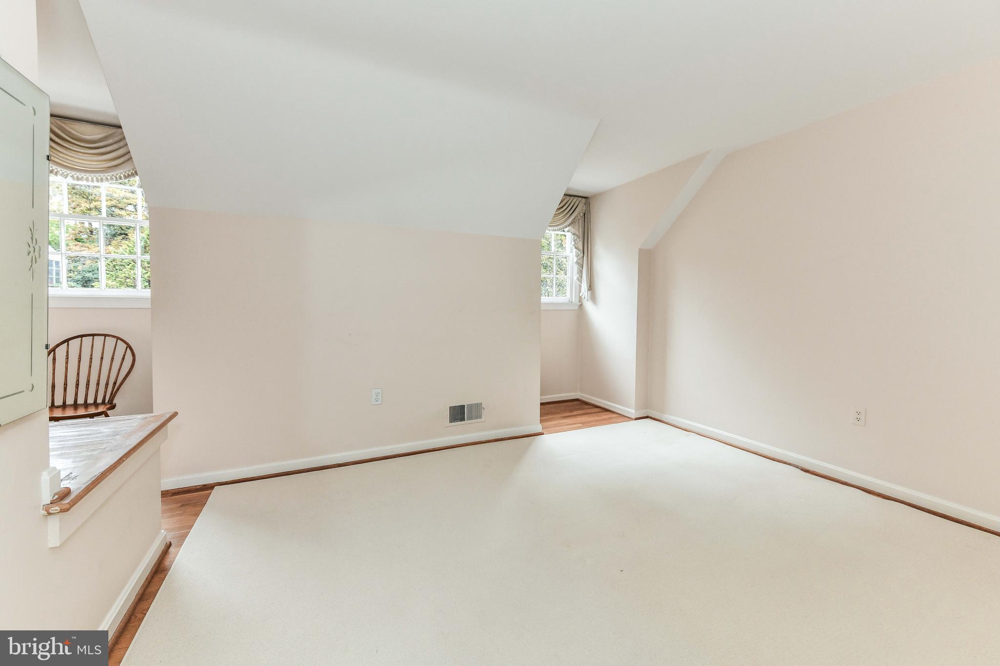 CHAIN BRIDGE FOREST - Residential