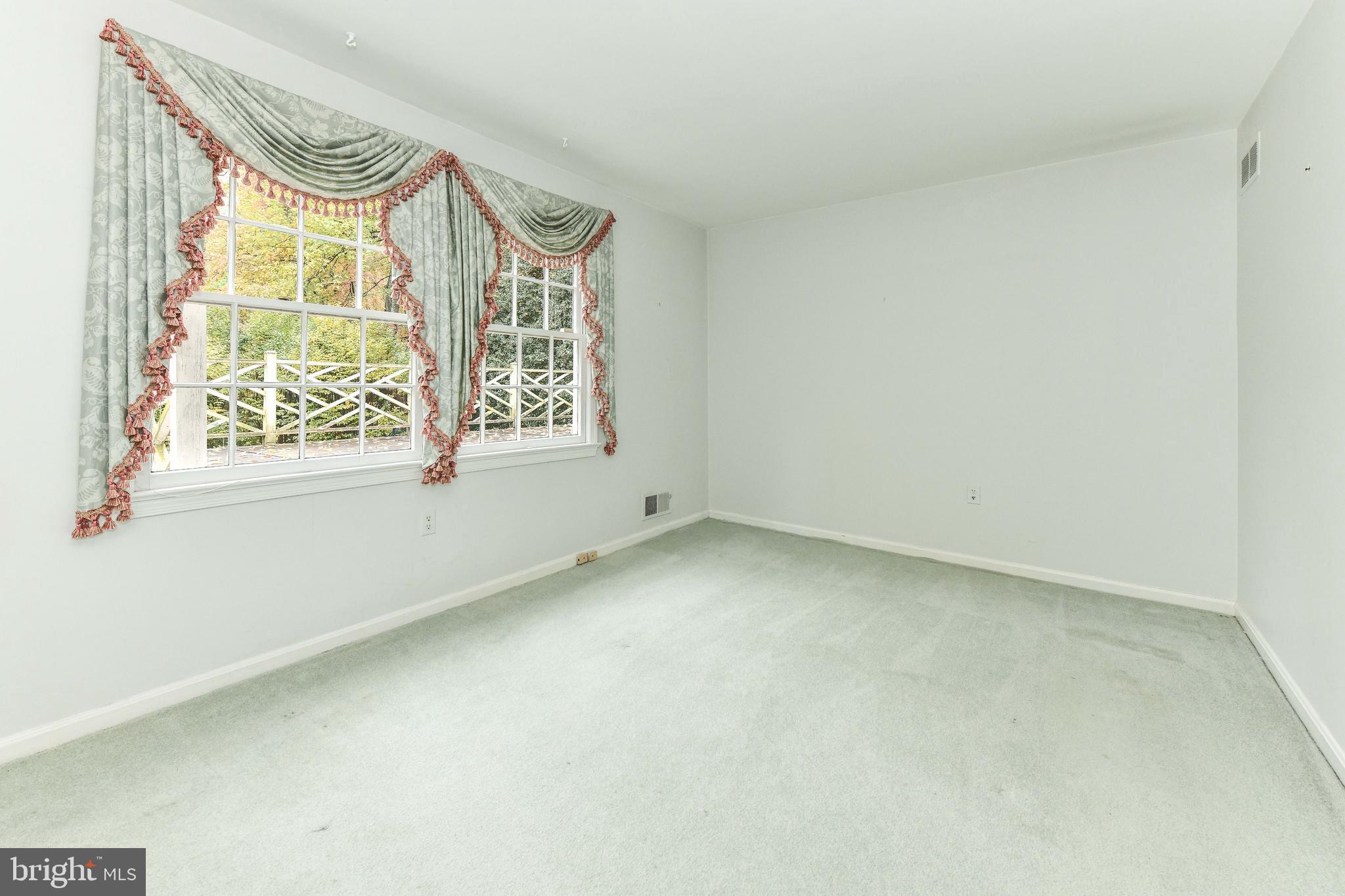 CHAIN BRIDGE FOREST - Residential