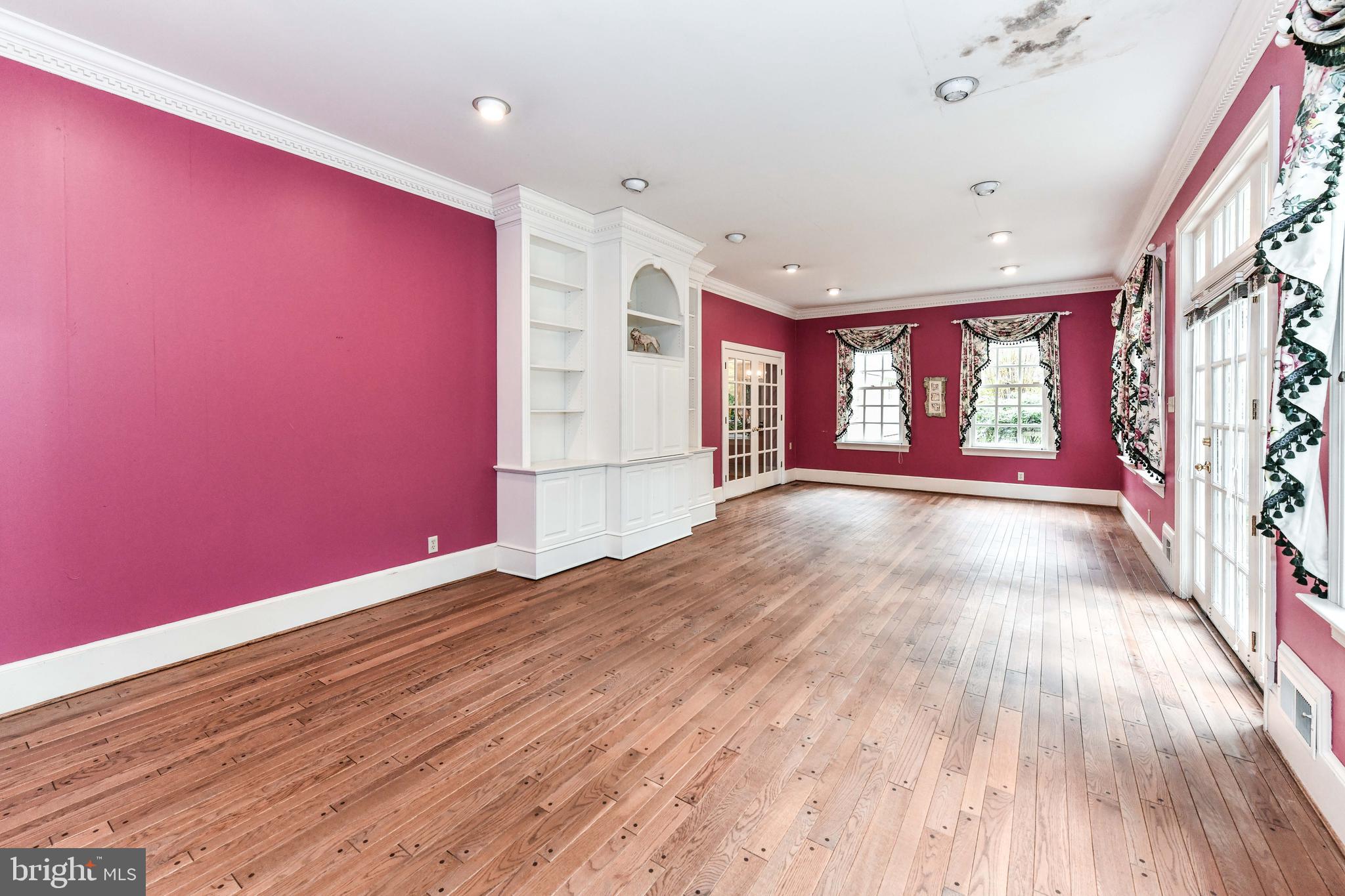 CHAIN BRIDGE FOREST - Residential