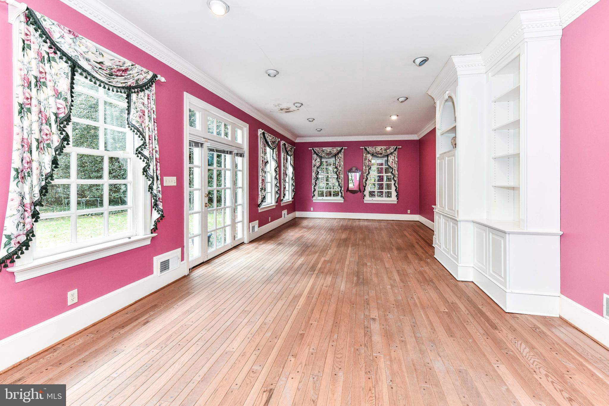 CHAIN BRIDGE FOREST - Residential