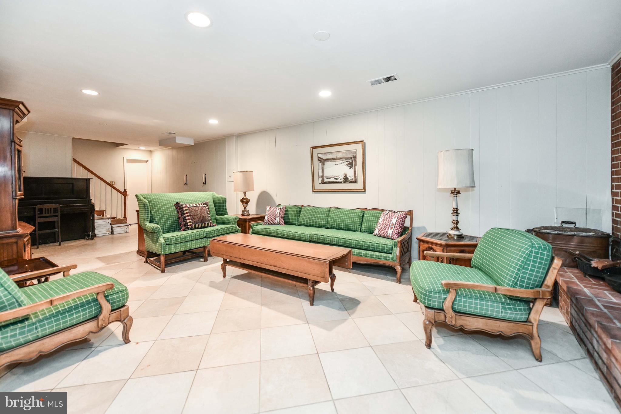 CHAIN BRIDGE FOREST - Residential