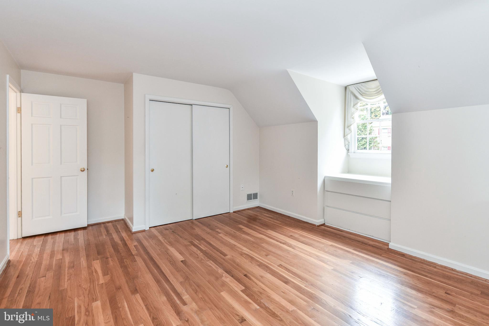 CHAIN BRIDGE FOREST - Residential