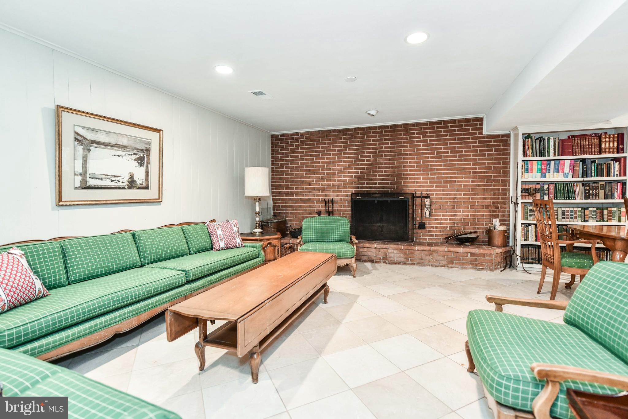 CHAIN BRIDGE FOREST - Residential