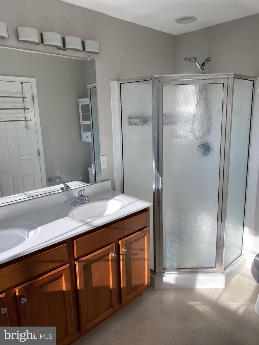 FAIRWAYS EAST - Residential Lease