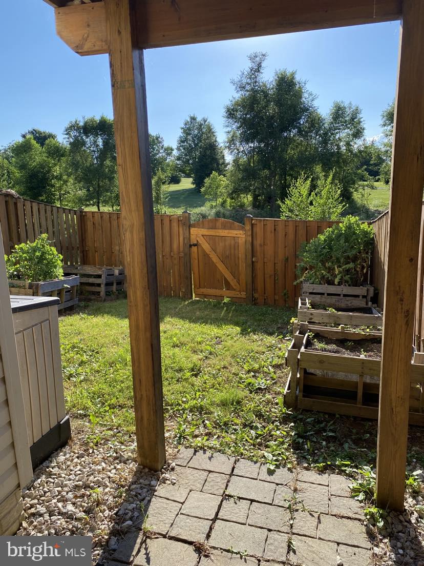 FAIRWAYS EAST - Residential Lease