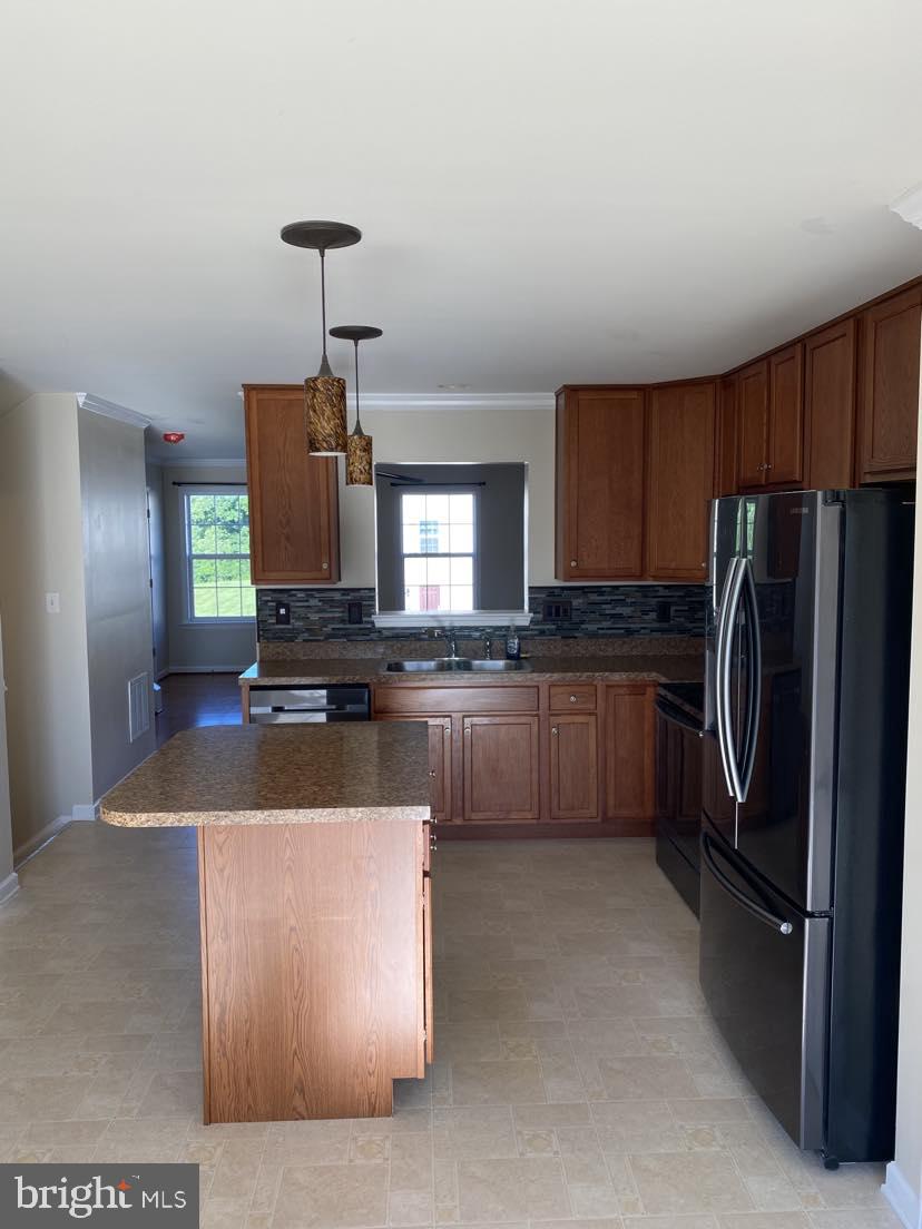 FAIRWAYS EAST - Residential Lease