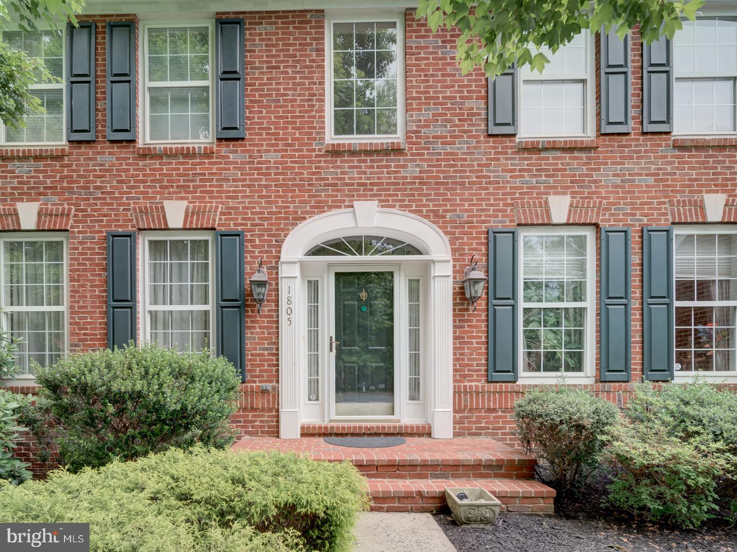 1805 EFTY COURT