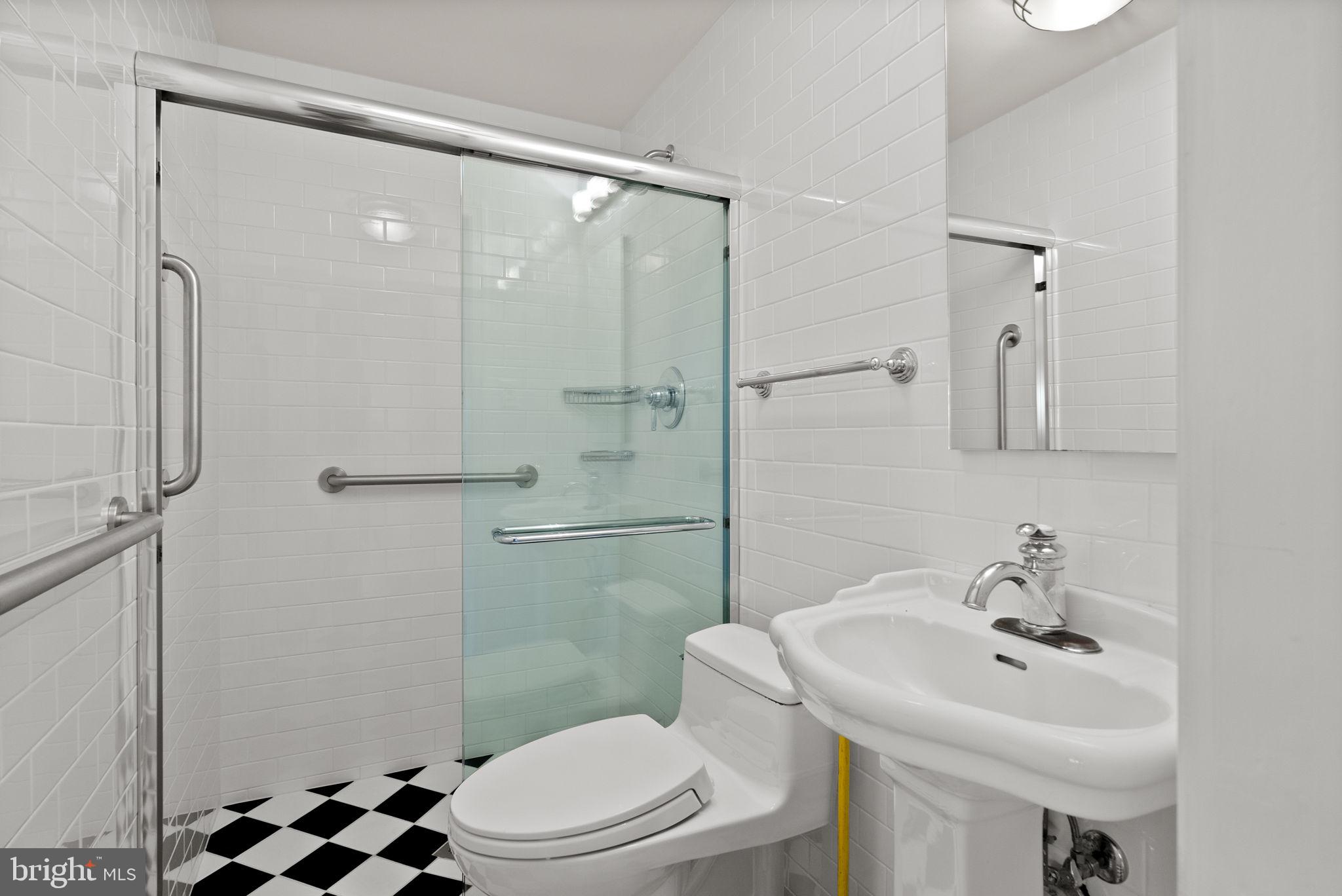 KENWOOD PARK - Residential Lease