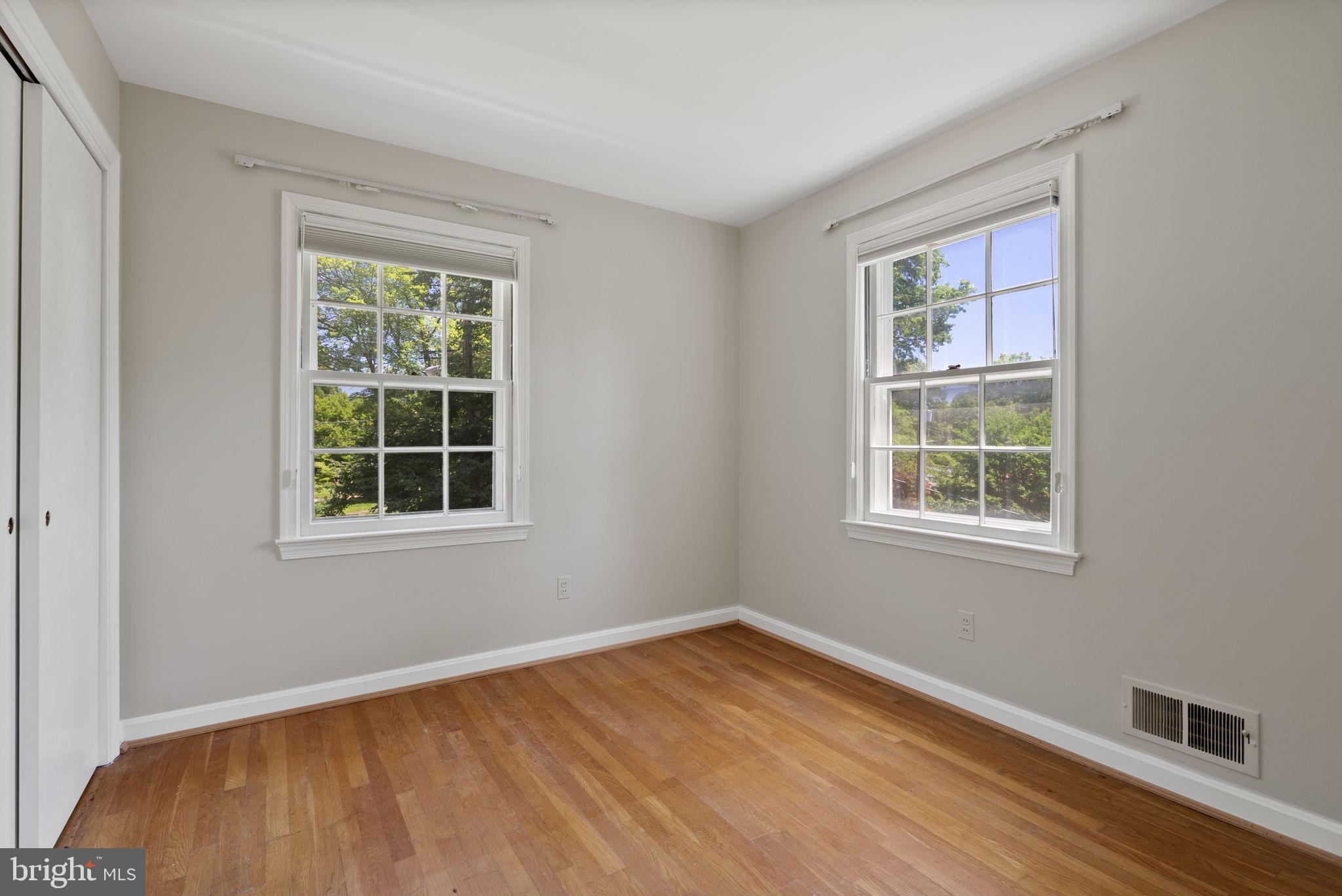 KENWOOD PARK - Residential Lease