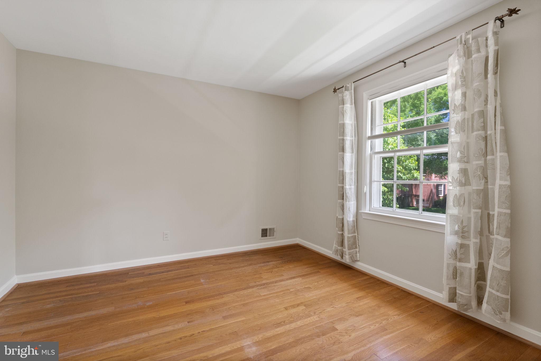 KENWOOD PARK - Residential Lease