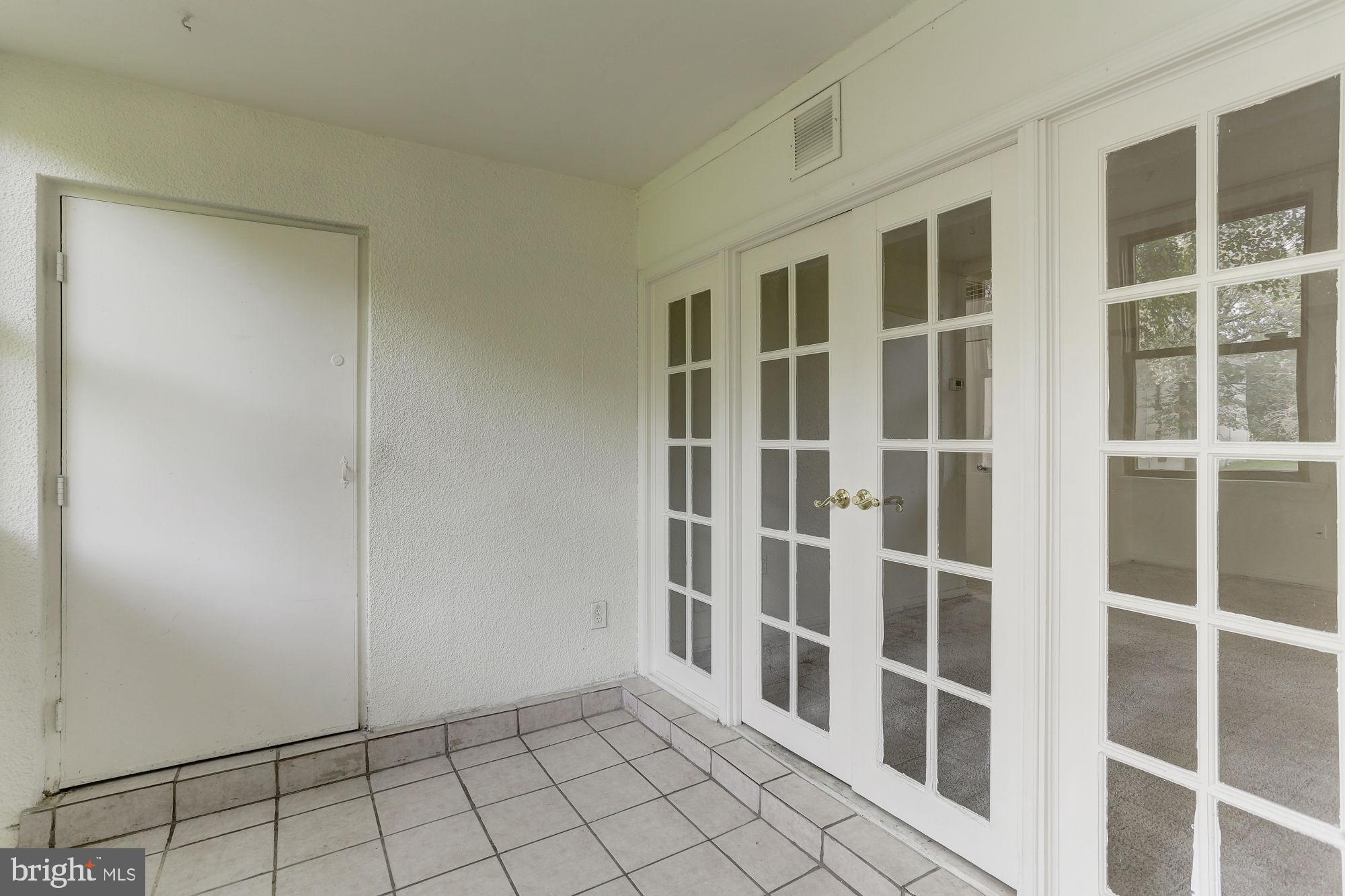 SHADOW OAKS - Residential