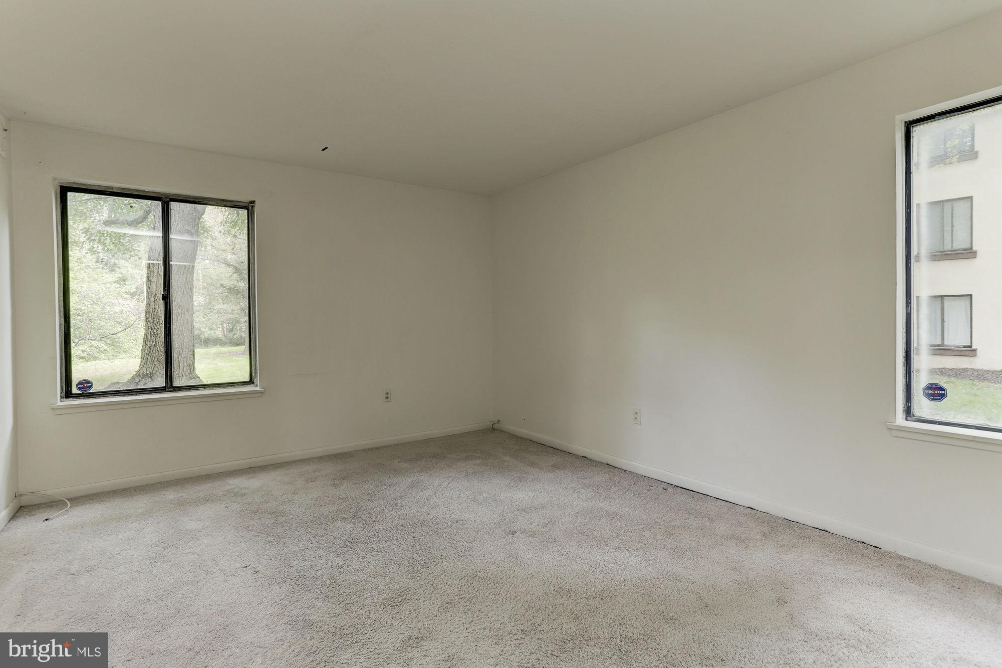 SHADOW OAKS - Residential